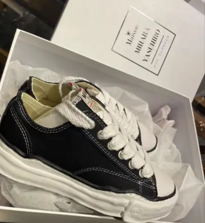Maison MIHARA YASUHIRO White Black NO.722 review Hrvoje Đuretek