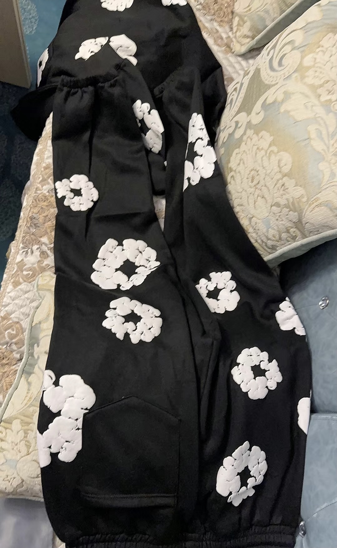 Denim Tears The Cotton Wreath Sweatpants Black review Deysi Diaz Manjares