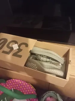 【High Quality $59 Free Shipping】adidas Yeezy Boost 350 V2 Granite HQ2059 review Neil Edwards