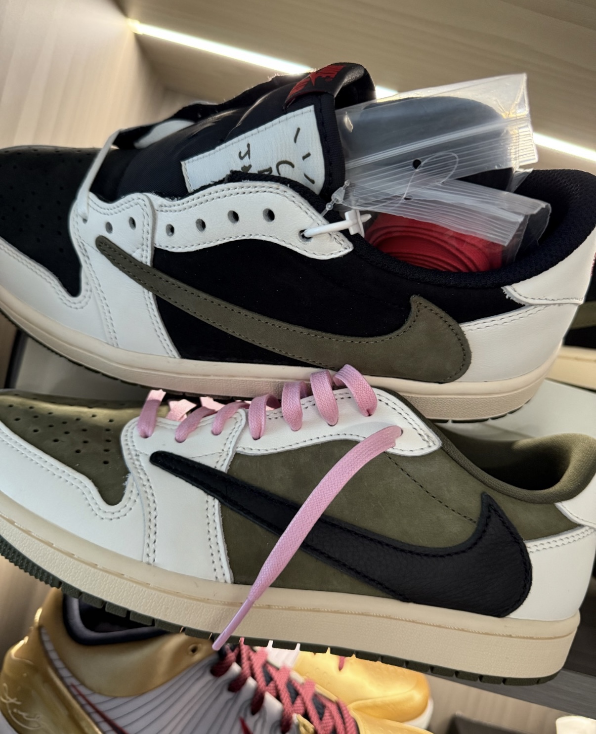 PK God Batch Air Jordan 1 Retro Low OG SP Travis Scott Olive (W) DZ4137-106 review Gabriela Cenan