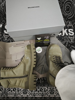 Balenciaga Strike Military Green review stockxkicks 02