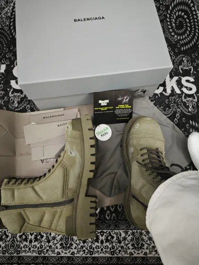 Balenciaga Strike Military Green review stockxkicks 01