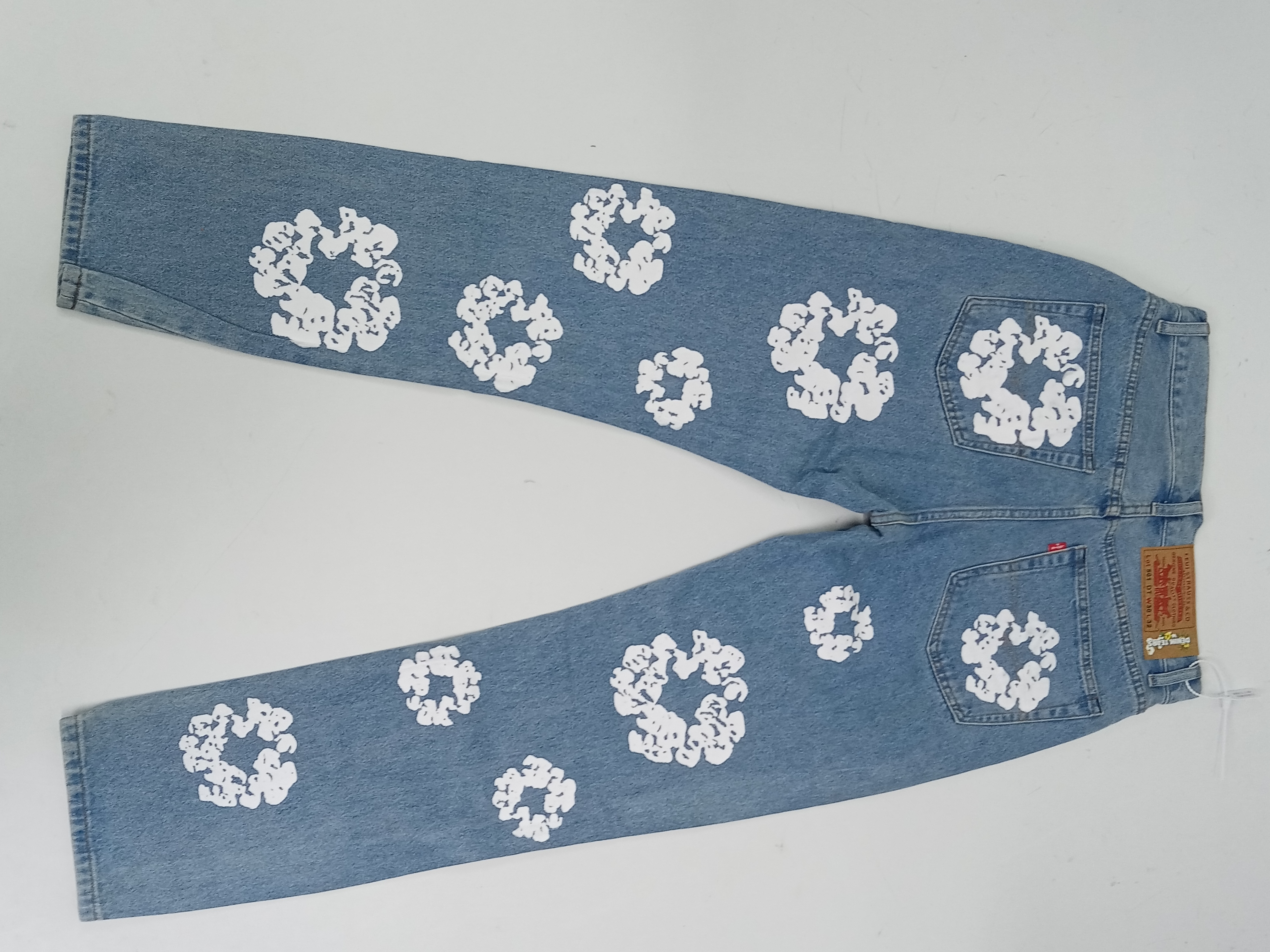 DENIM TEARS THE COTTON WREATH JEAN LIGHT WASH review Nura 03