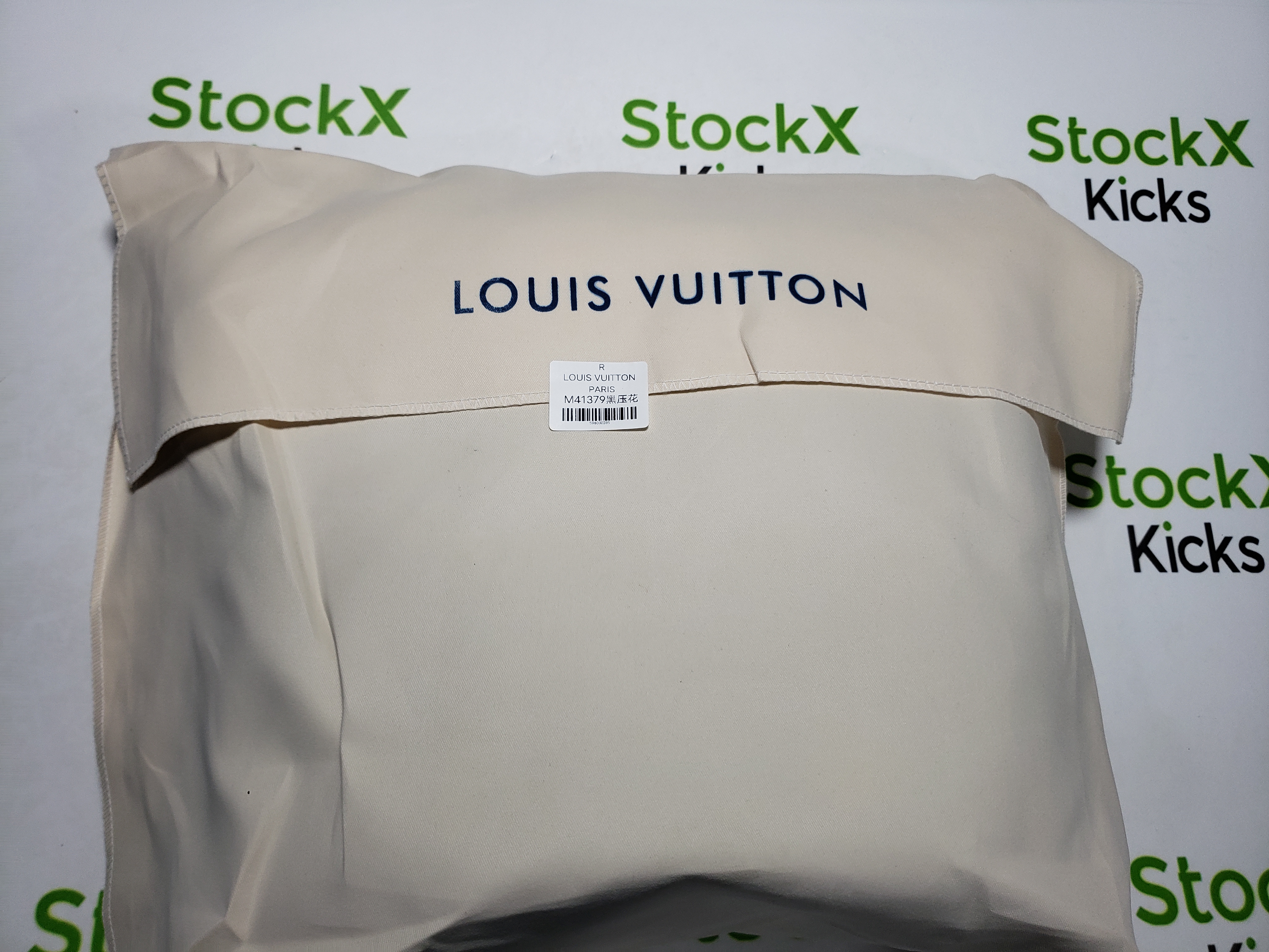 Louis Vuitton Christopher Monogram Empreinte Black CK 420698480 review 5