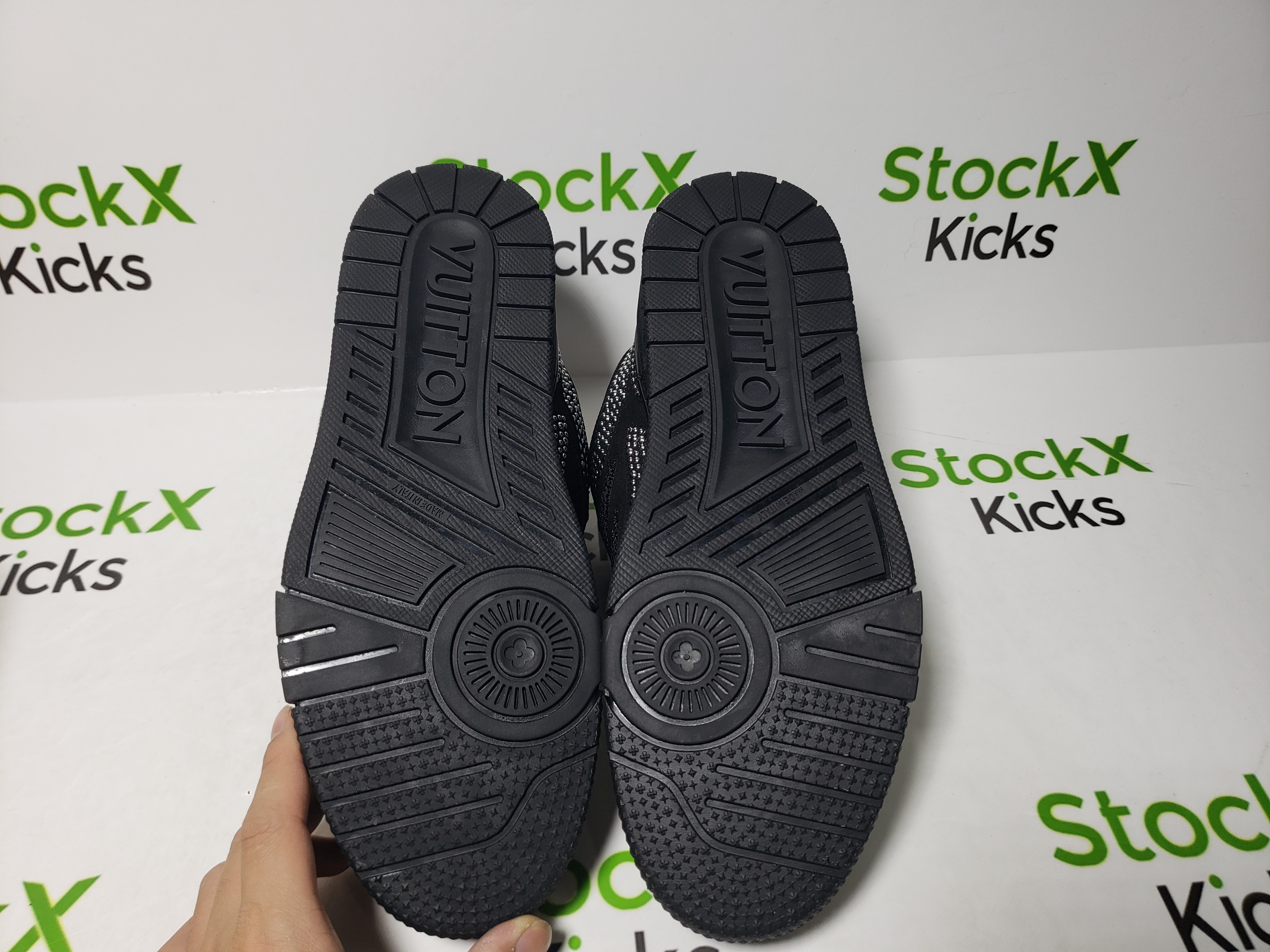 Louis Vuitton Skate Sneaker SK8 Black Diamond review ZORMG 04