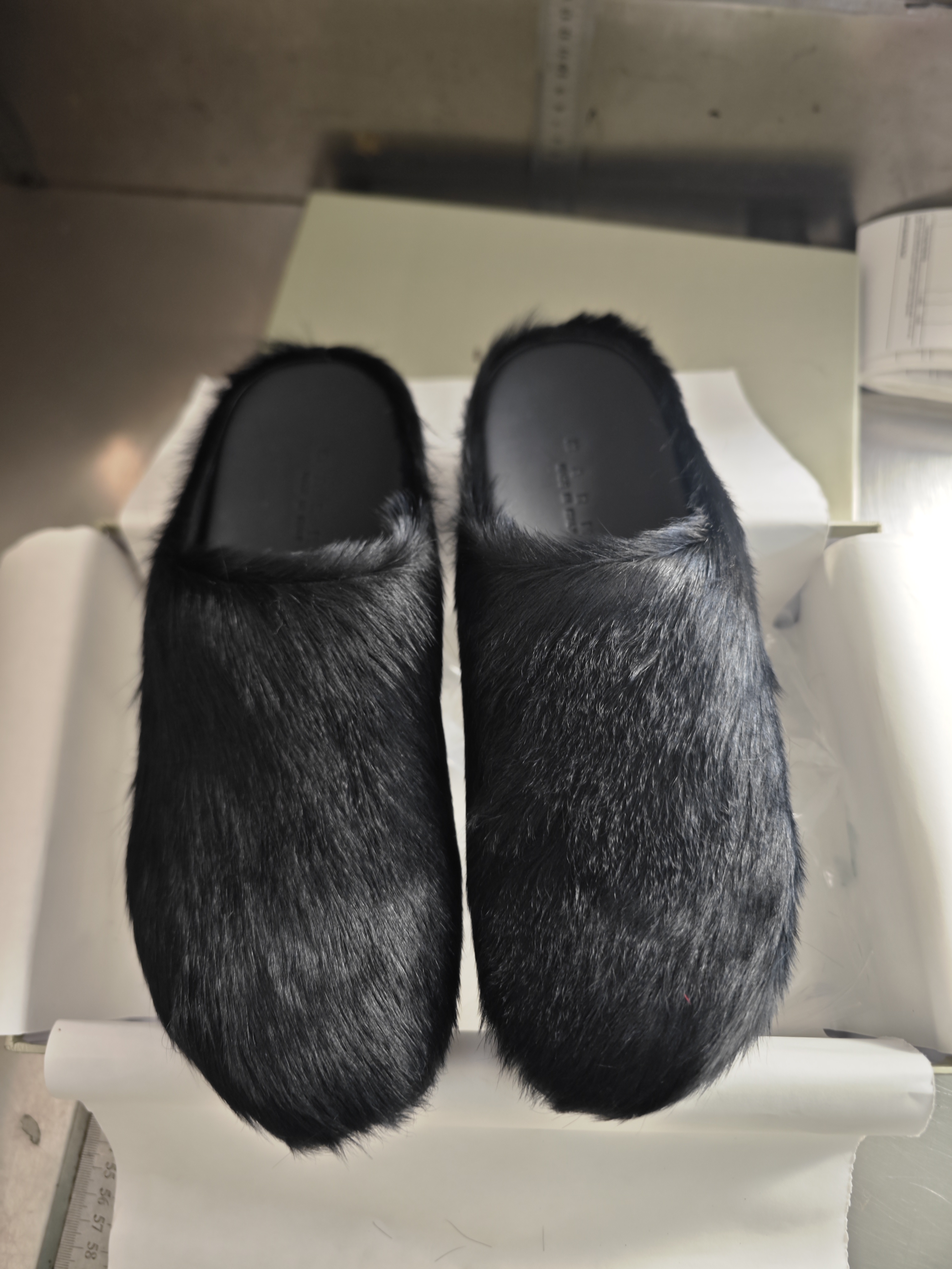 Marni Black LONG-HAIR CALFSKIN FUSSBETT SABOT Slide SBMR000600P412200N99 review Lydia Nguyen 00