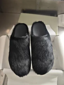 Marni Black LONG-HAIR CALFSKIN FUSSBETT SABOT Slide SBMR000600P412200N99 review Lydia Nguyen 01
