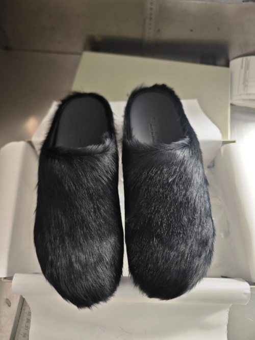 Marni Black LONG-HAIR CALFSKIN FUSSBETT SABOT Slide SBMR000600P412200N99 review 