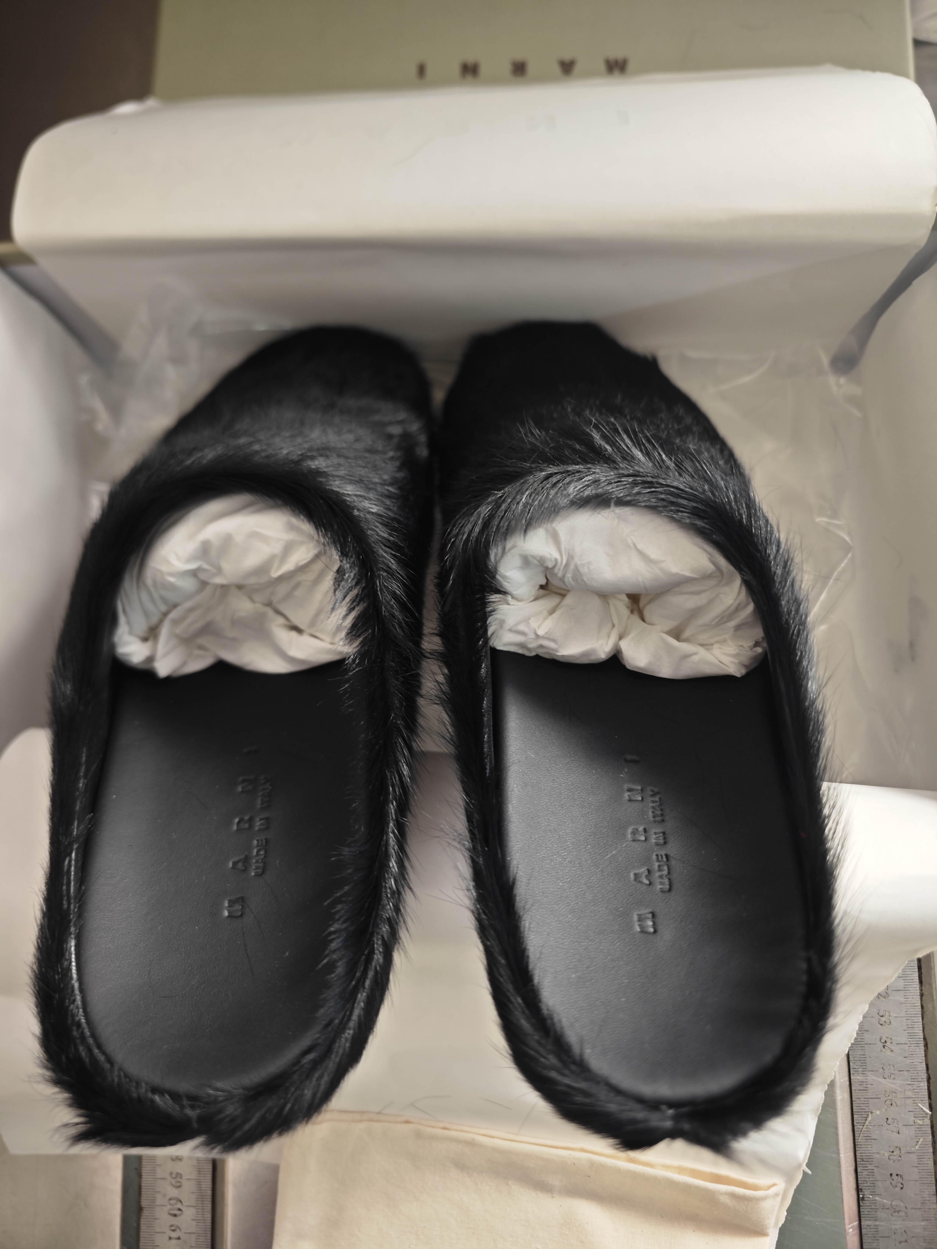 Marni Black LONG-HAIR CALFSKIN FUSSBETT SABOT Slide SBMR000600P412200N99 review Lydia Nguyen 01