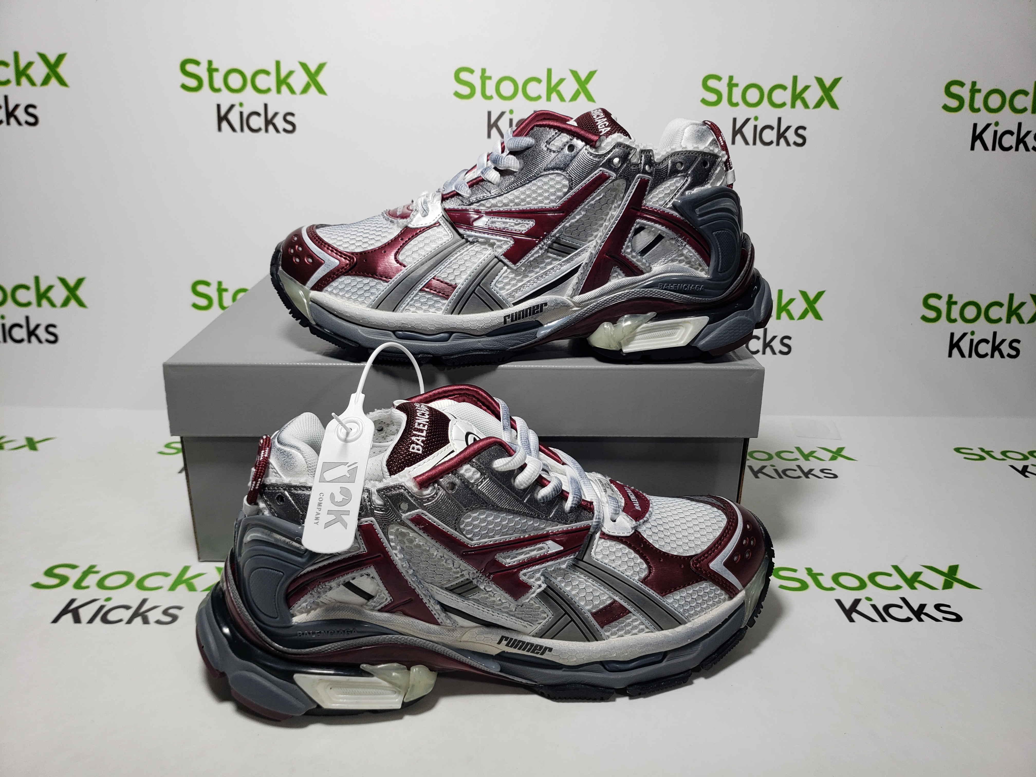 Balenciaga Runner Sneaker White Wine Red 677403 W3RB3 9069 review Mikel 03