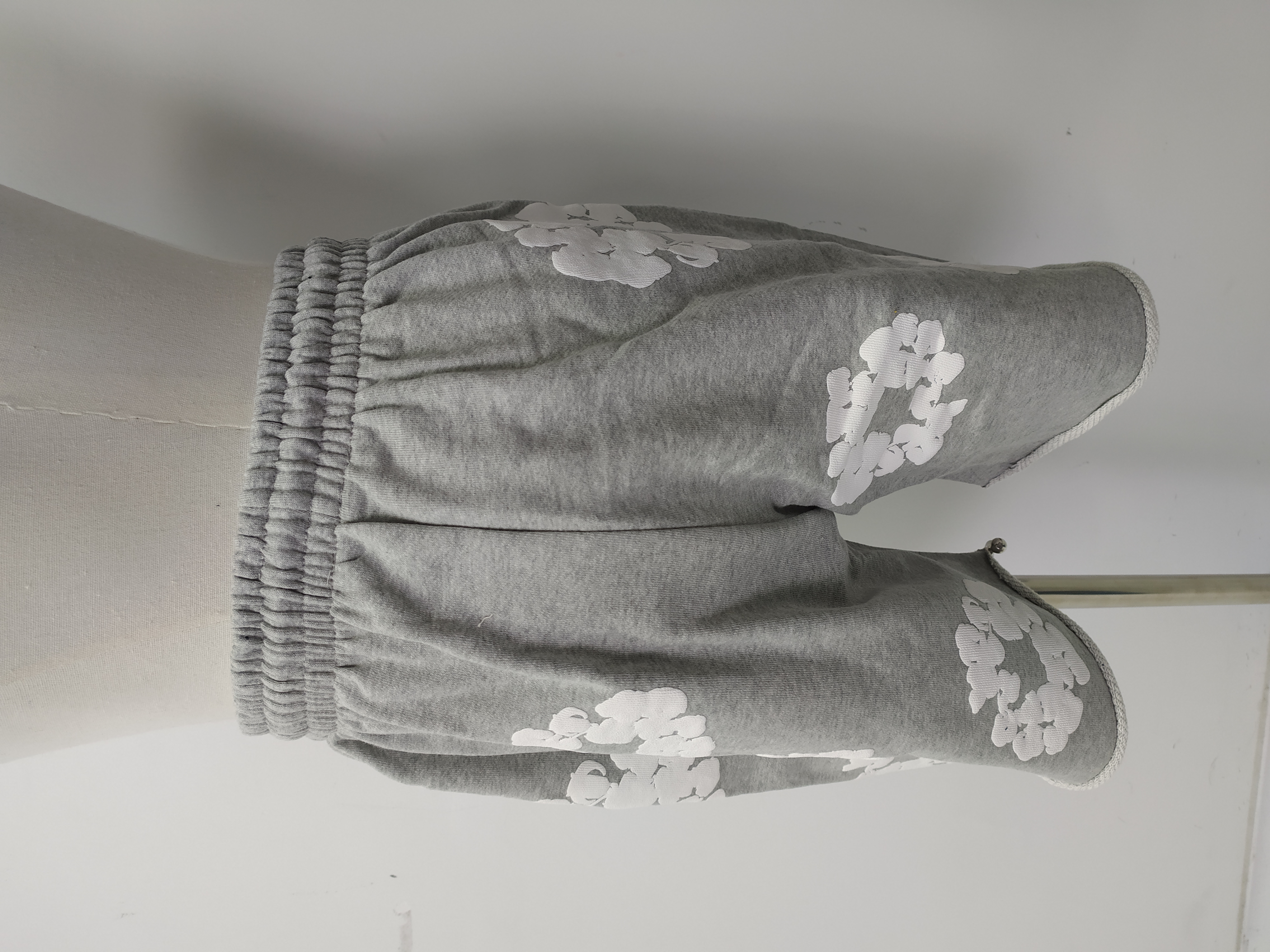 Denim Tears The Cotton Wreath Shorts Grey review Lilly 02