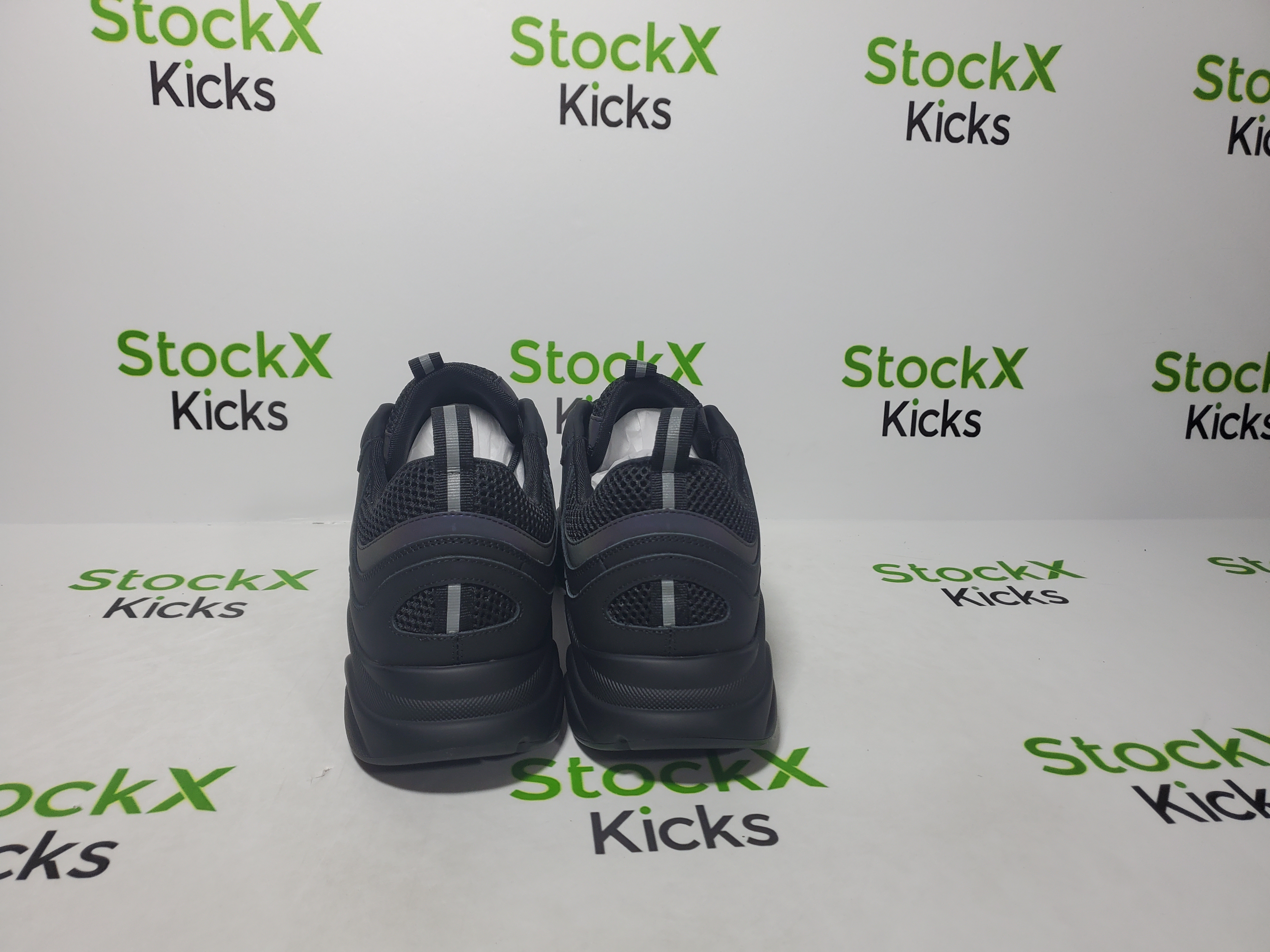 Dior B22 Sneakers Black Laser CK240809 review Oppo 02