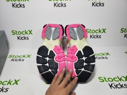 Balenciaga Runner White Fluo Pink 677402 W3RBN 9155 review stockxkicks 01