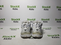 Balenciaga Runner White And Black Characters 677402 W3RBQ 9010 review fsldgjk 01