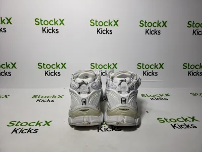 Balenciaga Runner White And Black Characters 677402 W3RBQ 9010 review fsldgjk 00