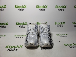 Balenciaga Runner White And Black Characters 677402 W3RBQ 9010 review fsldgjk 04