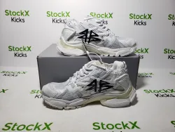 Balenciaga Runner White And Black Characters 677402 W3RBQ 9010 review fsldgjk 05