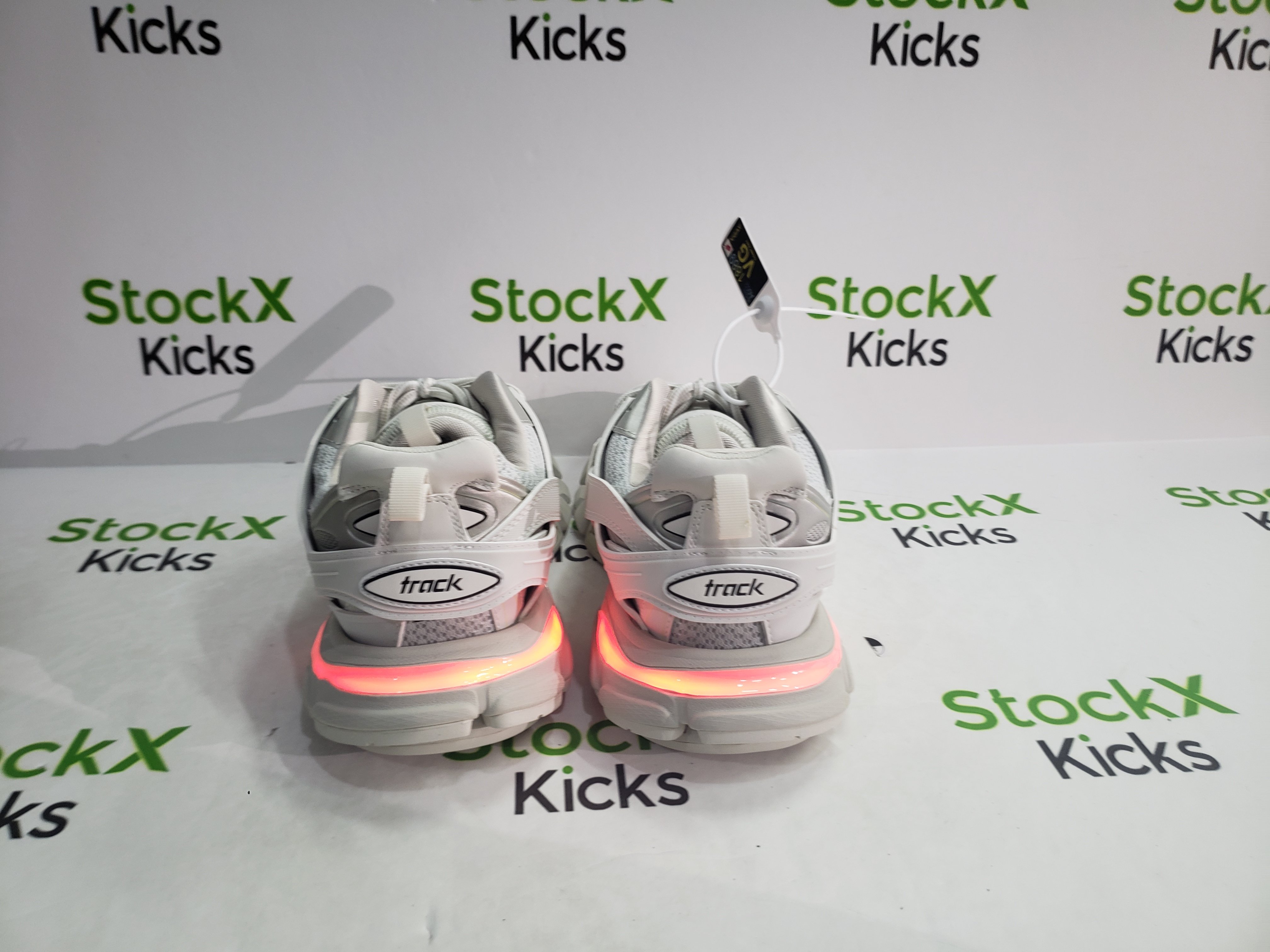 Balenciaga Track Trainer White 542436 W1GB7 6509 review Thoam 04