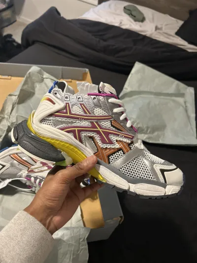 Balenciaga Runner Multicolor 677403W3RB68123 review Daylaun Shepard 01