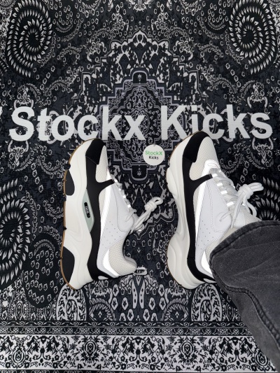 Dior B22 Sneaker White Black CK240810 review stockxkicks 01