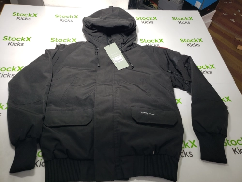 Canada Goose Chilliwack Bomber Heritage Down Jacket Black CK 091401 review 