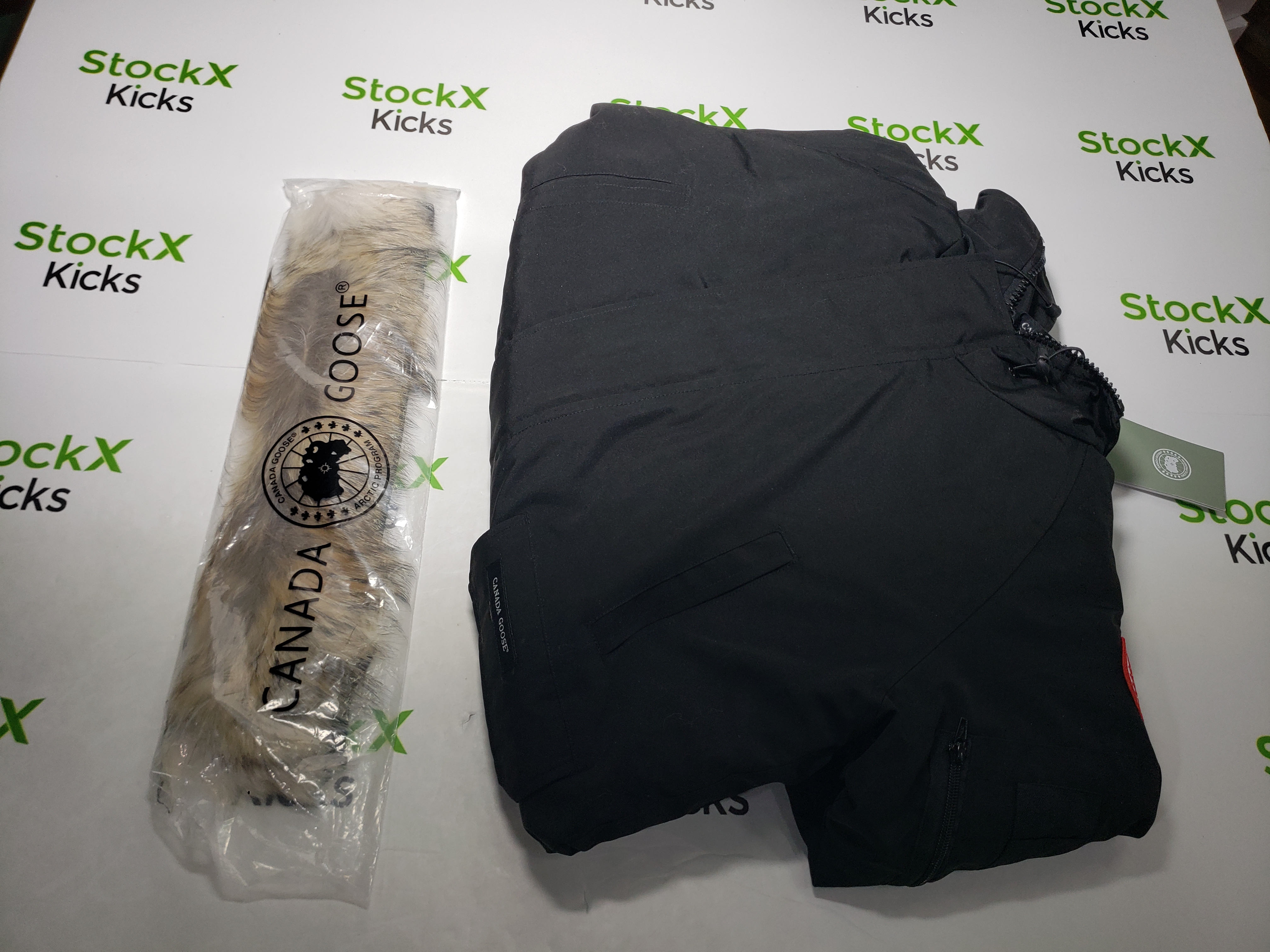 Canada Goose Chilliwack Bomber Heritage Down Jacket Black CK 091401 review Jams 02