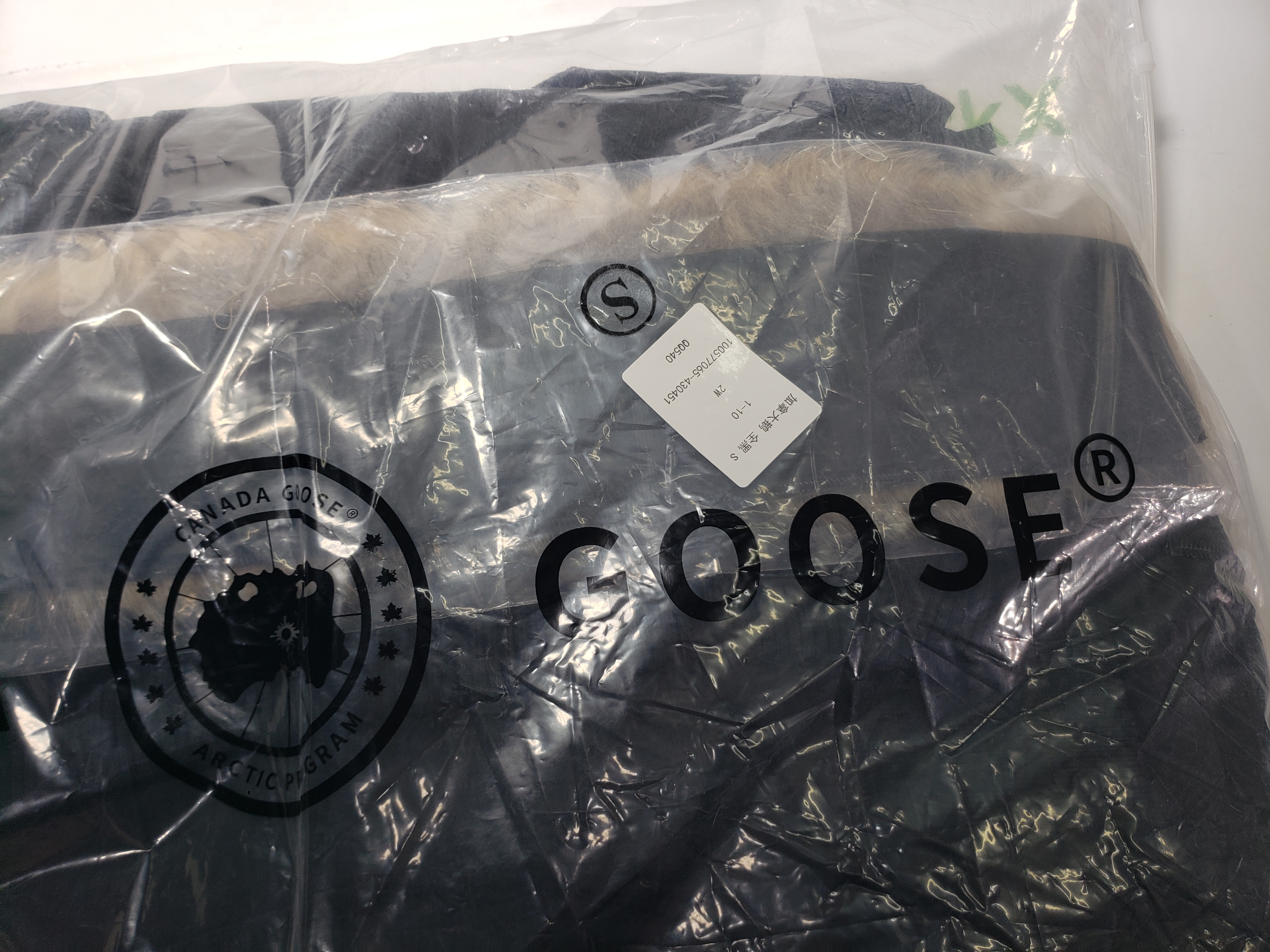 Canada Goose Chilliwack Bomber Heritage Down Jacket Black CK 091401 review Jams 03