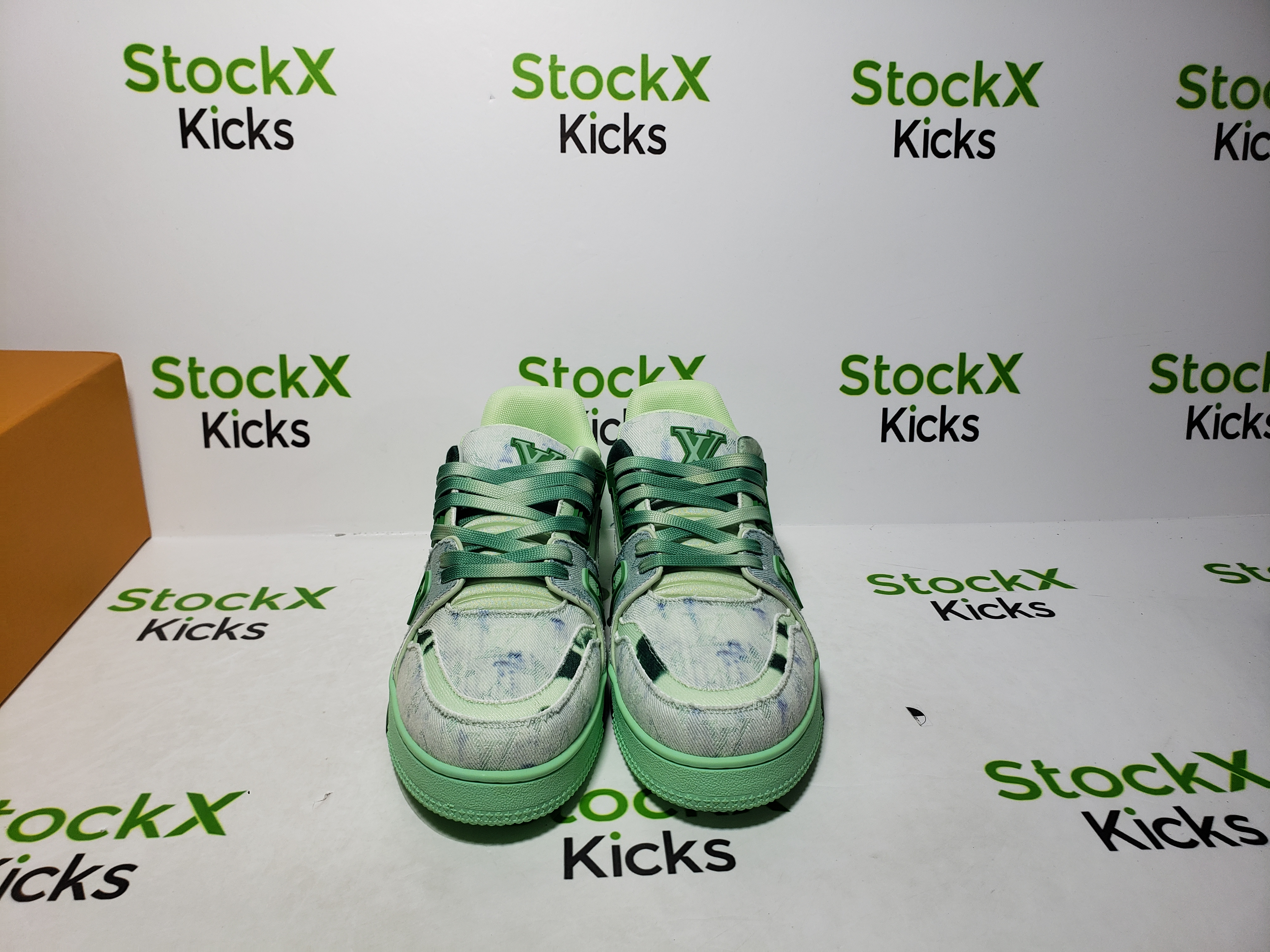 Louis Vuitton Trainer Sneaker Rendered Green Fabric 1ACVNR review Jeff 01
