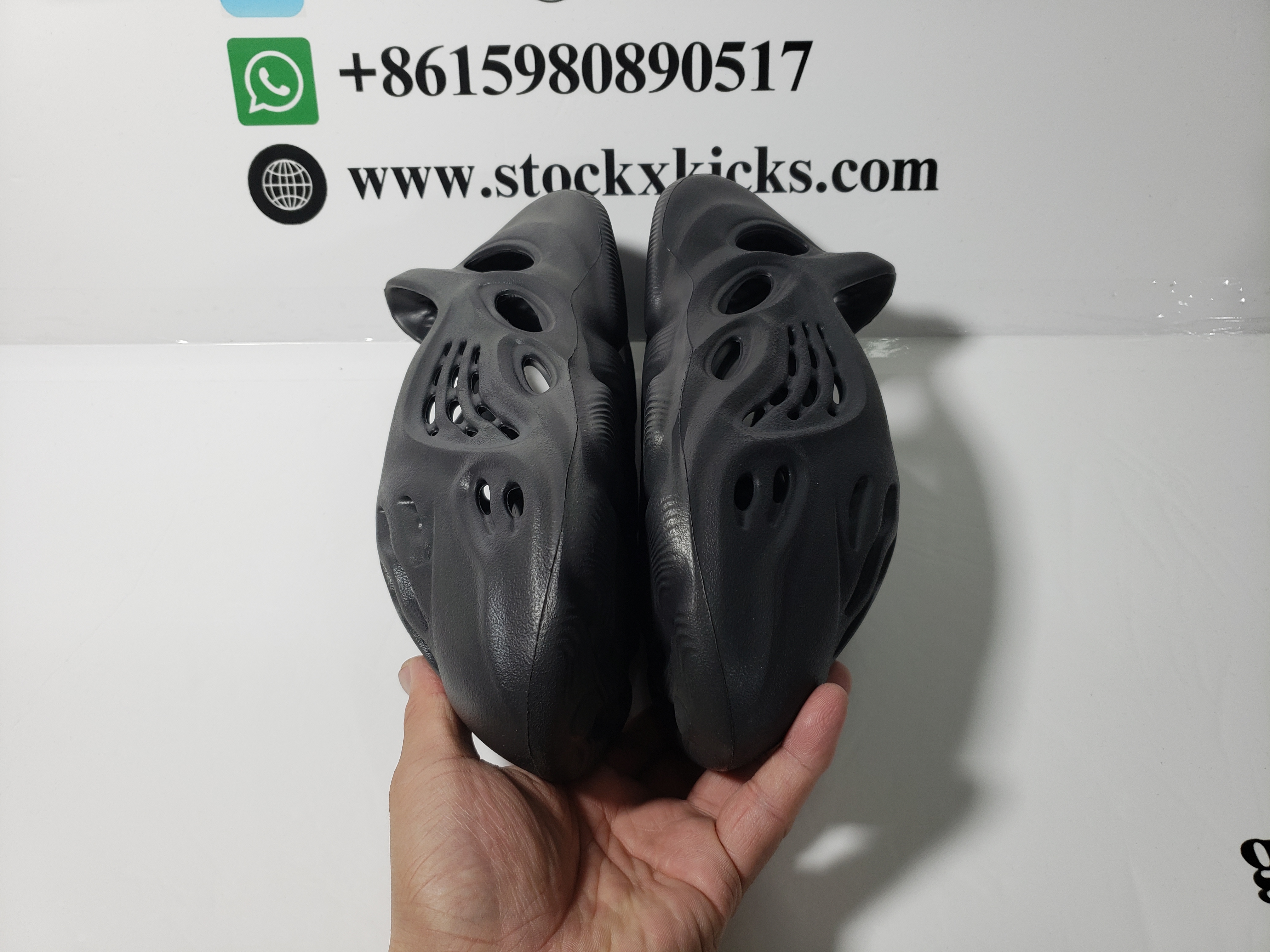 PK God Batch adidas originals Yeezy Foam Runner Onyx HP8739 review STOCKXKICKS 03