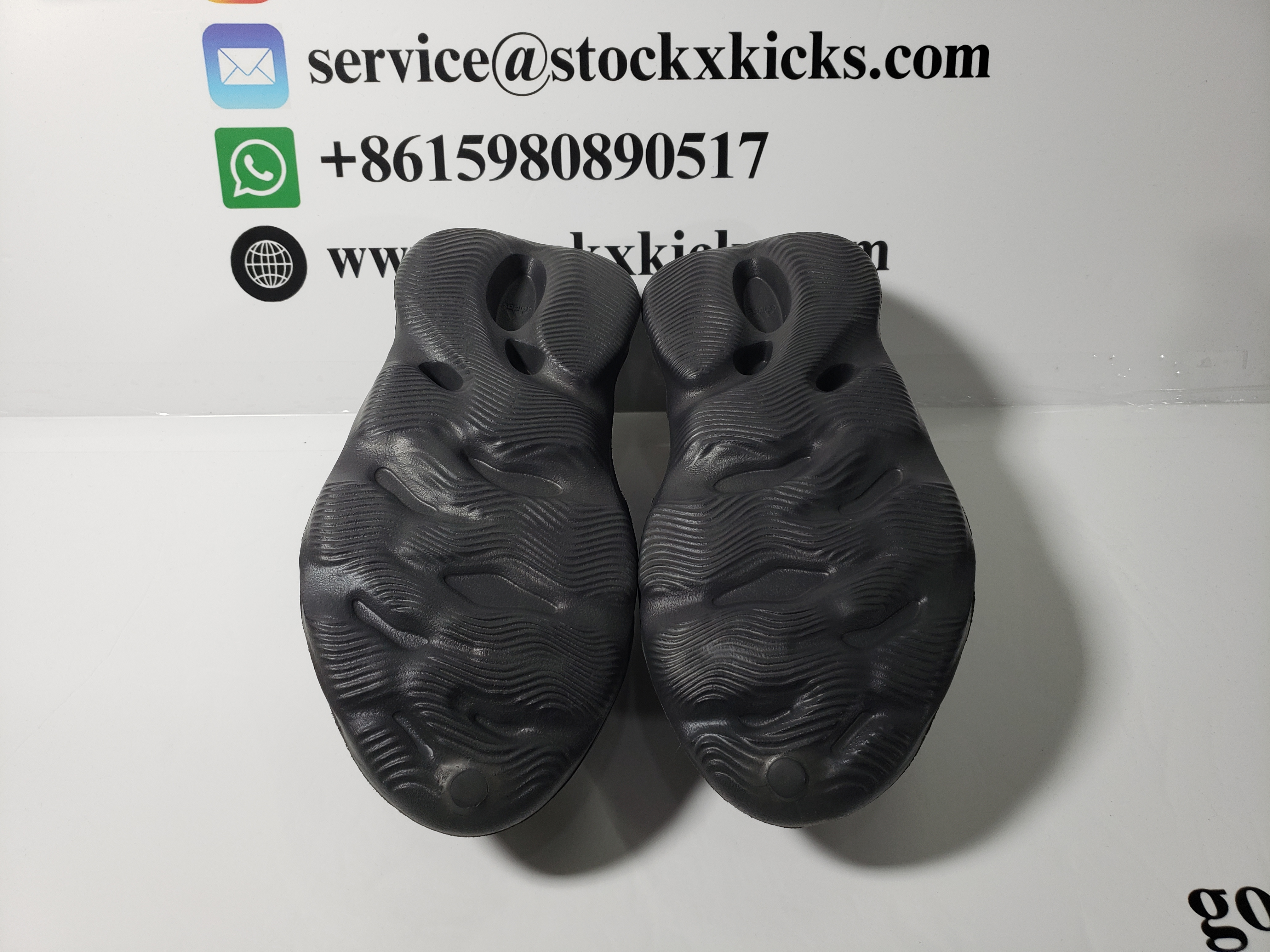 PK God Batch adidas originals Yeezy Foam Runner Onyx HP8739 review STOCKXKICKS 05