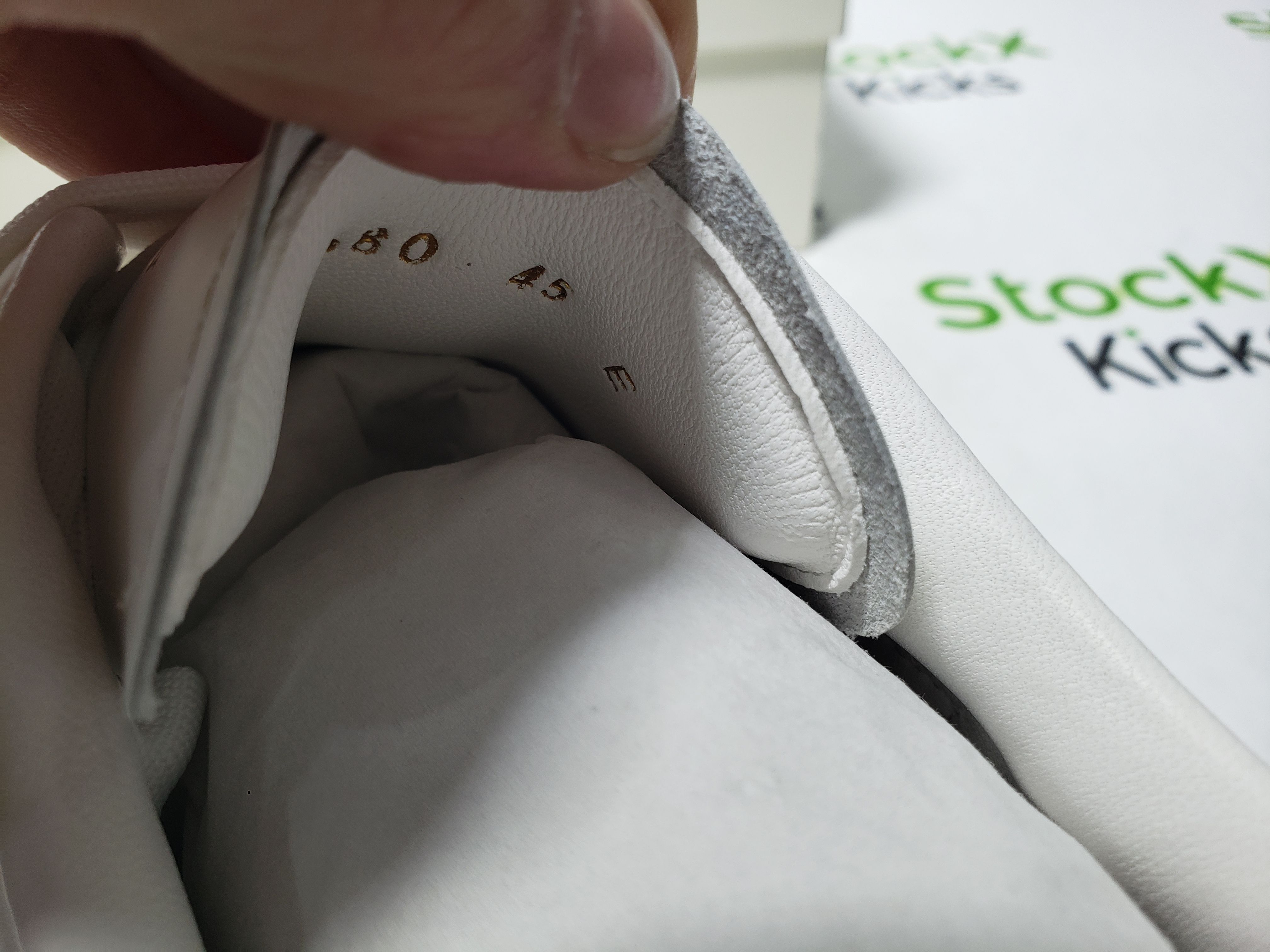 Alexander McQueen Sneaker White Pape review stockxkicks 04