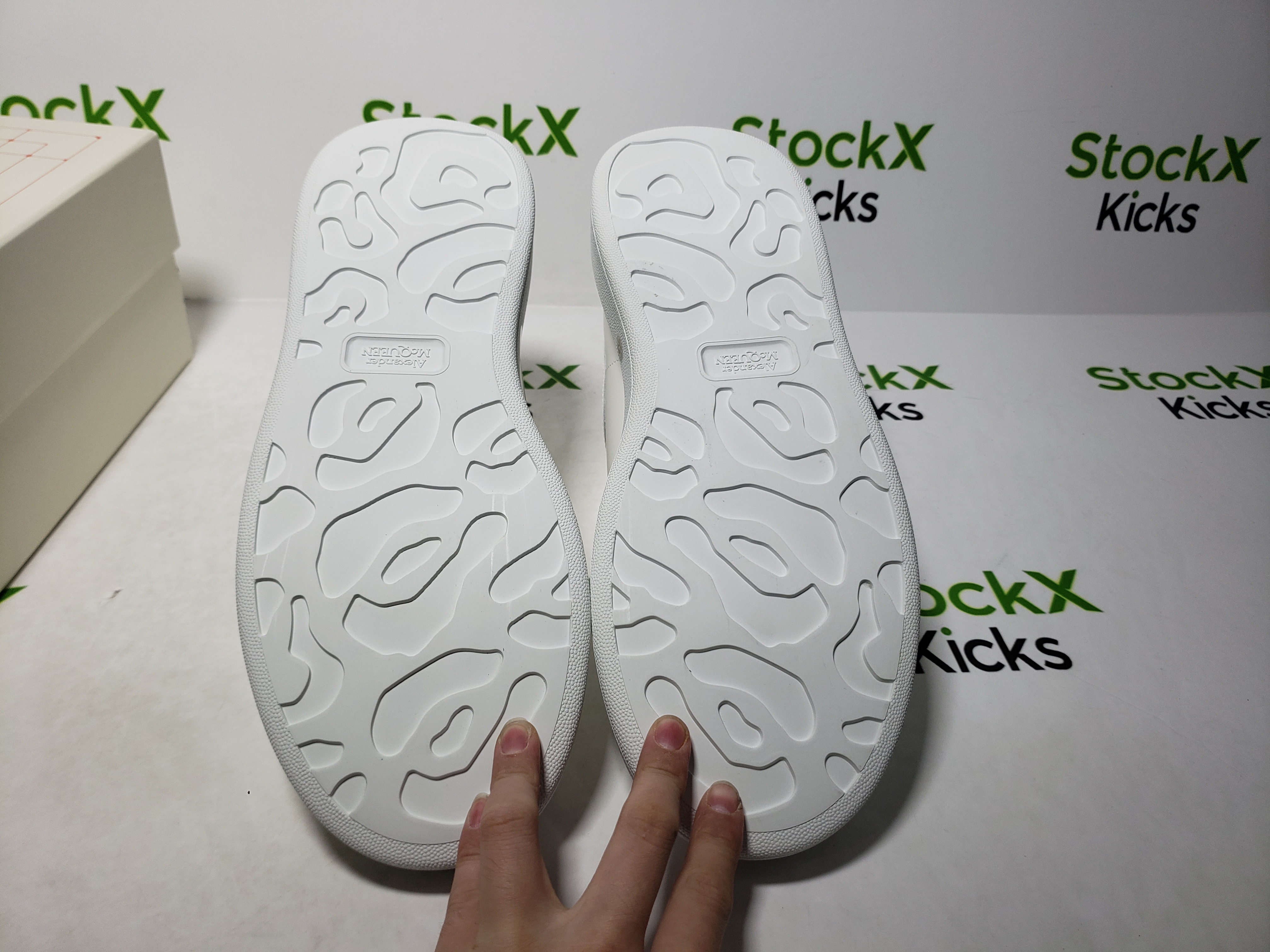 Alexander McQueen Sneaker White Pape review stockxkicks 05