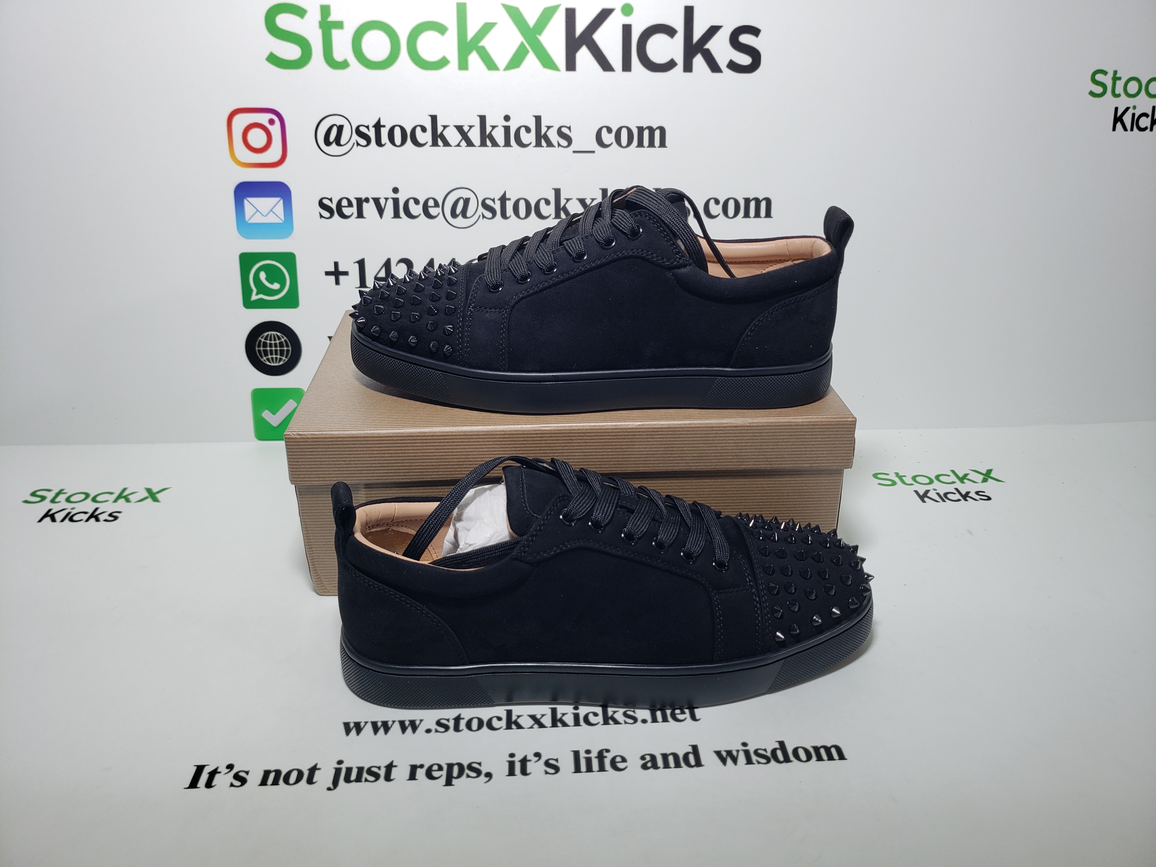Christian Louboutin Junior Spikes Men's Flat review stockxkicks 03
