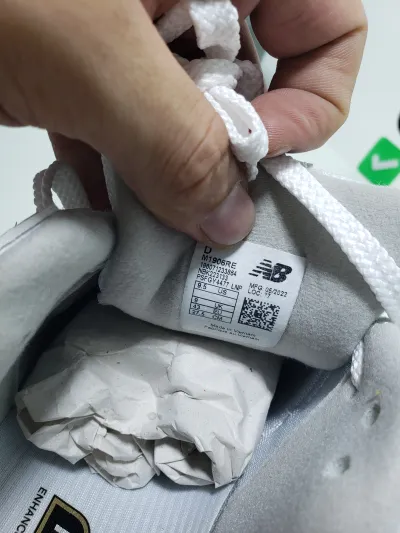 New Balance 1906R White Rain Cloud M1906RE review stockxkicks  02
