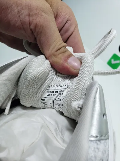 Balenciaga Track Tess S.White (LED) 542436 W1GB7 6509 review stockxkicks 02