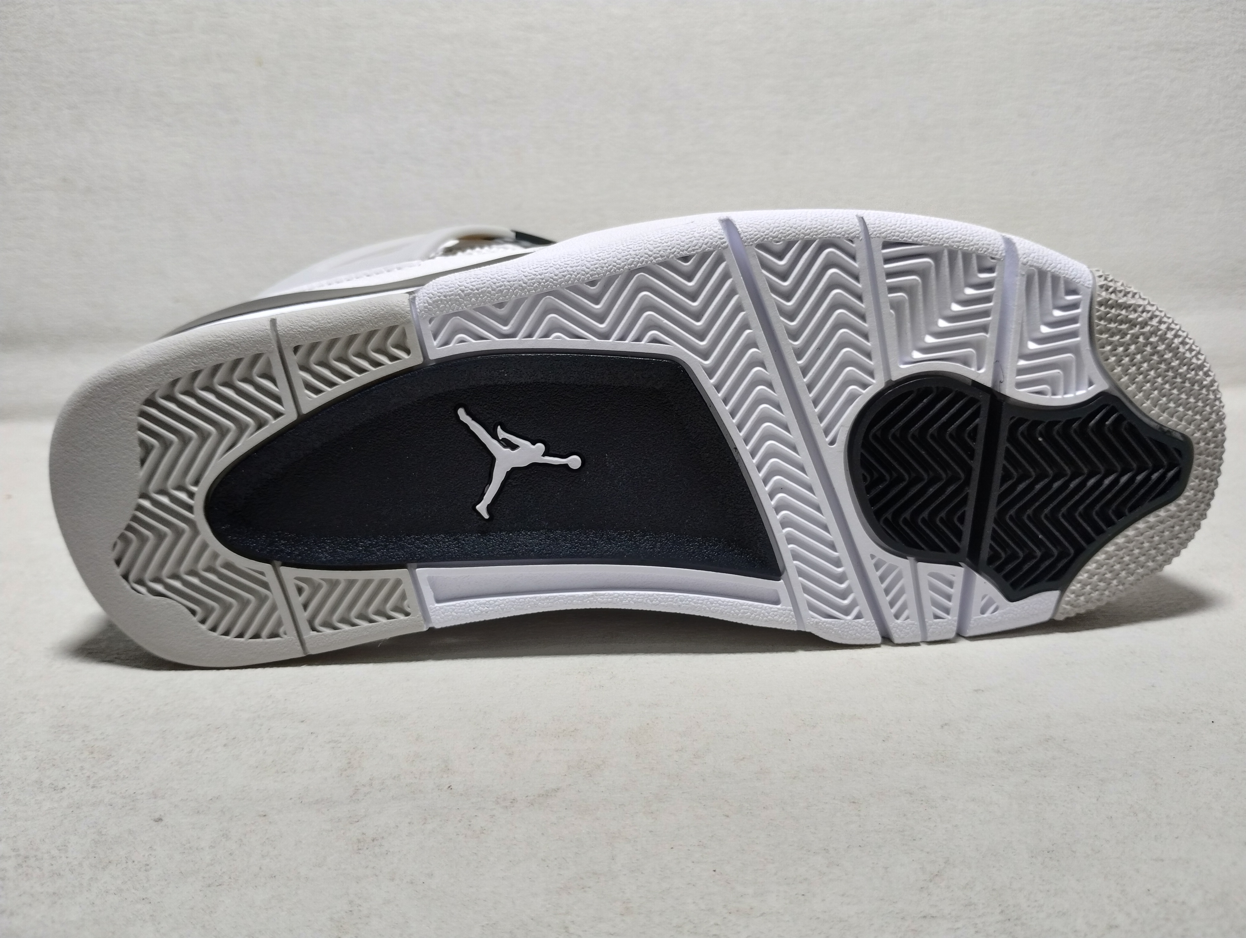 UCOO Batch Air Jordan 4 Retro Military Black DH6927-111 review stockxkicks 10