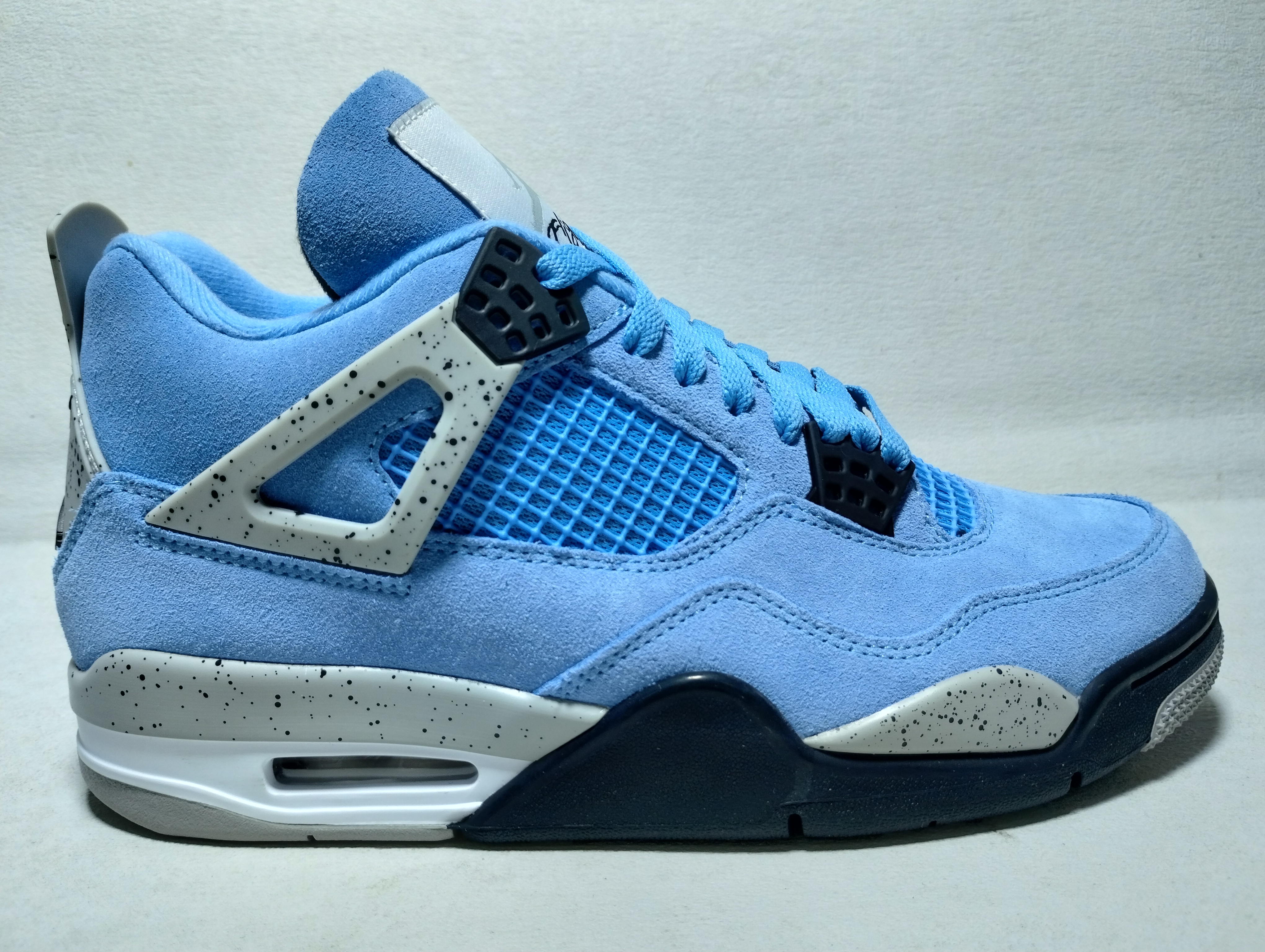 UCOO Batch Air Jordan 4 Retro University Blue CT8527-400 review stockxkicks 01