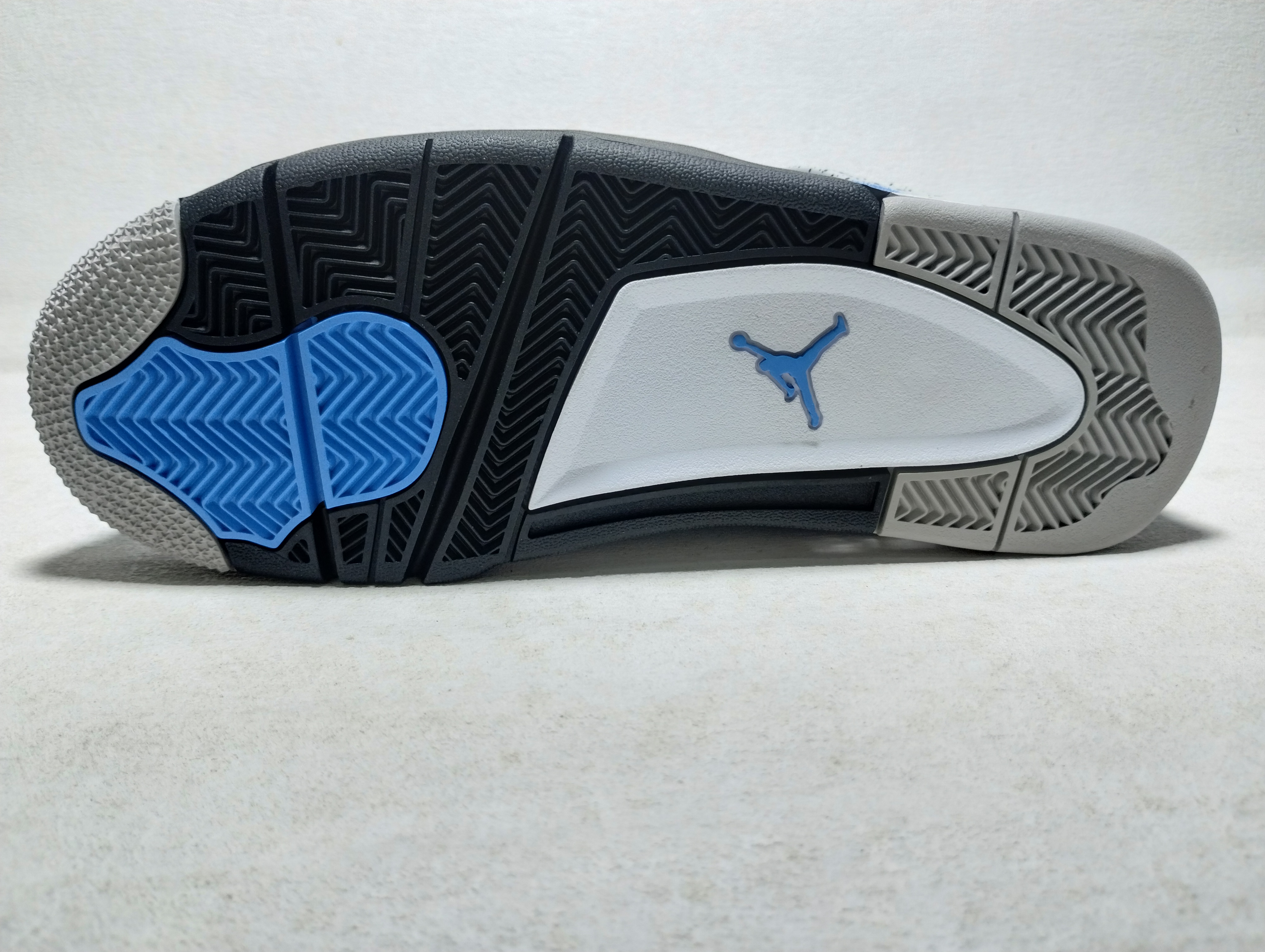 UCOO Batch Air Jordan 4 Retro University Blue CT8527-400 review stockxkicks 10