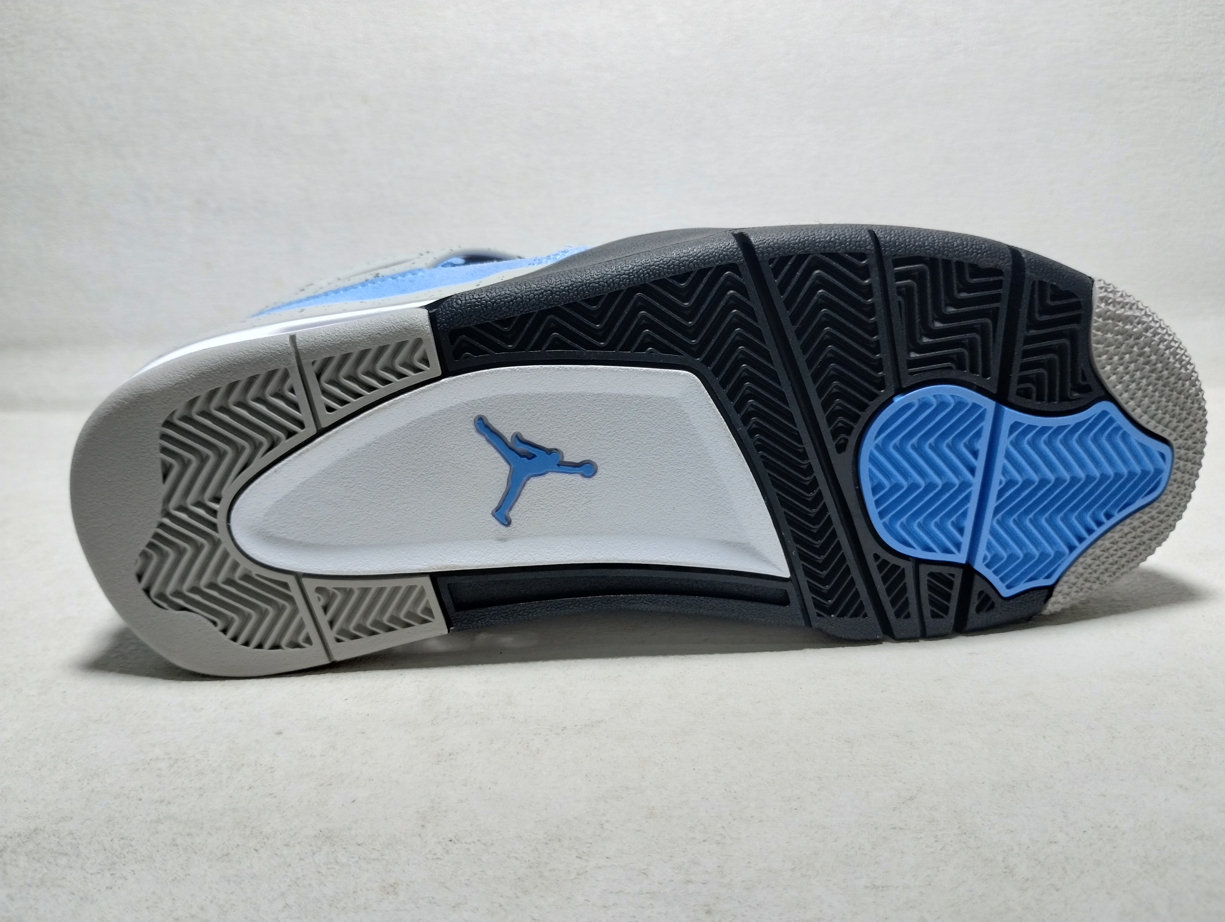 UCOO Batch Air Jordan 4 Retro University Blue CT8527-400 review stockxkicks 11