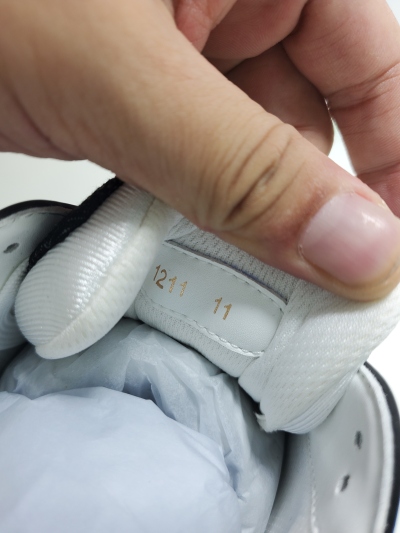 Louis Vuitton Trainer Black And White Cloth Cover VL1202 review stockxkicks 02