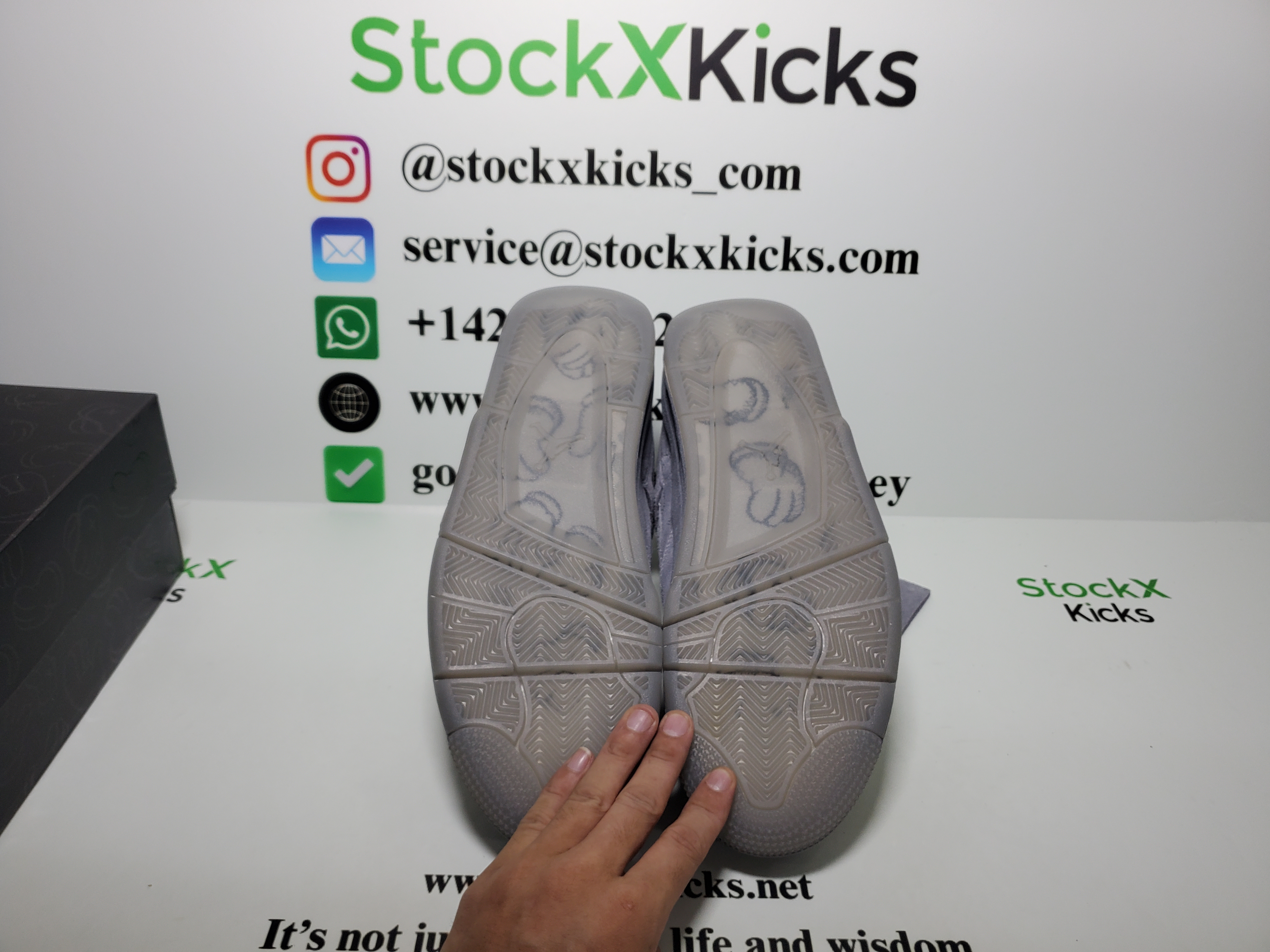 PK God Batch Nike Air Jordan 4 Retro Kaws  930155-003 review stockxkicks 06