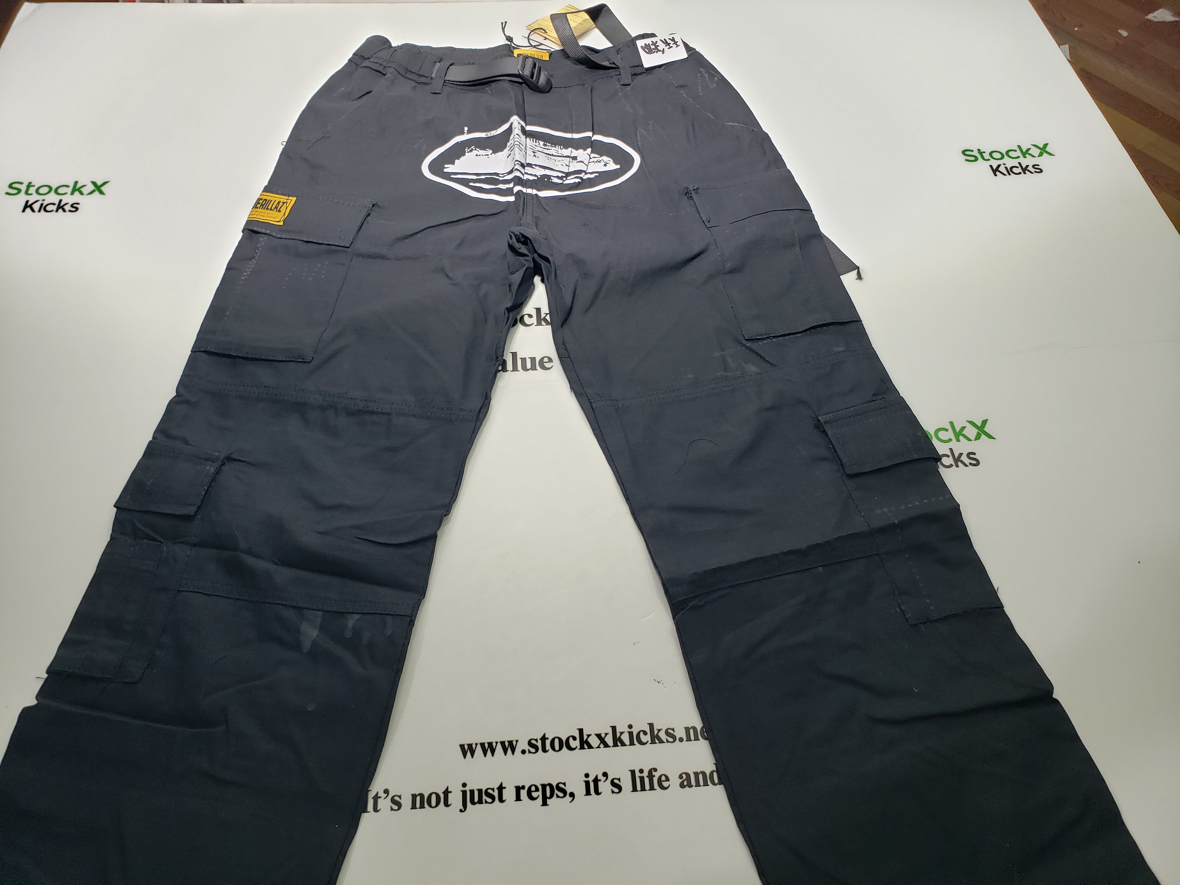 Corteiz 4 Starz Special Edition Guerillaz Cargos Black/White Casual Pants review stockxkicks.org 01