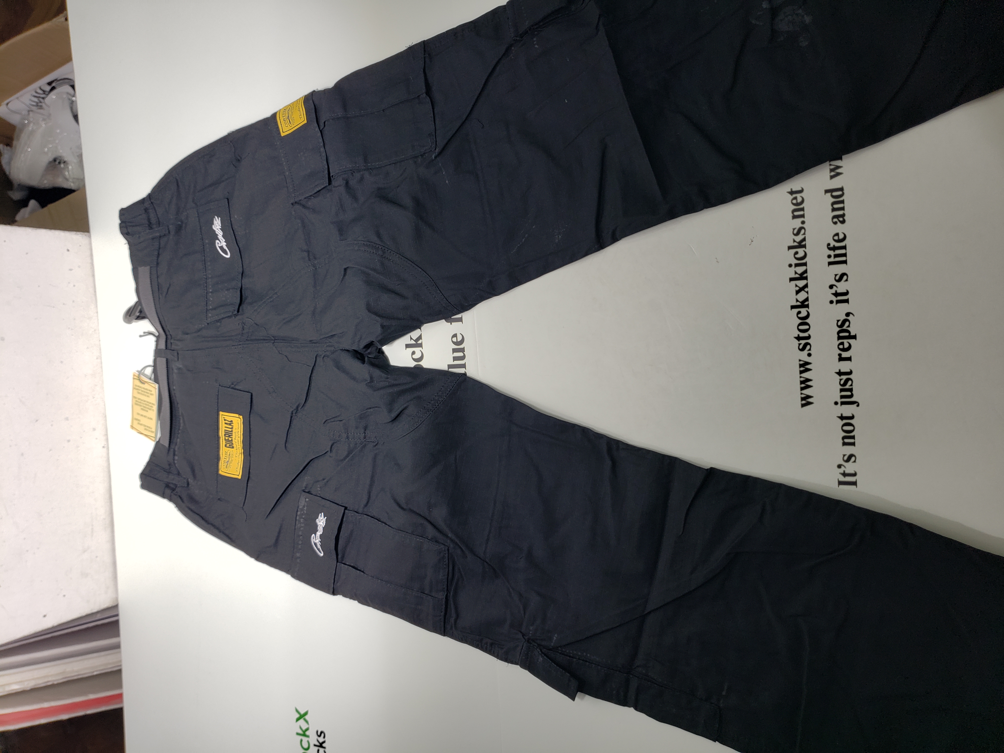 Corteiz 4 Starz Special Edition Guerillaz Cargos Black/White Casual Pants review stockxkicks.org 03