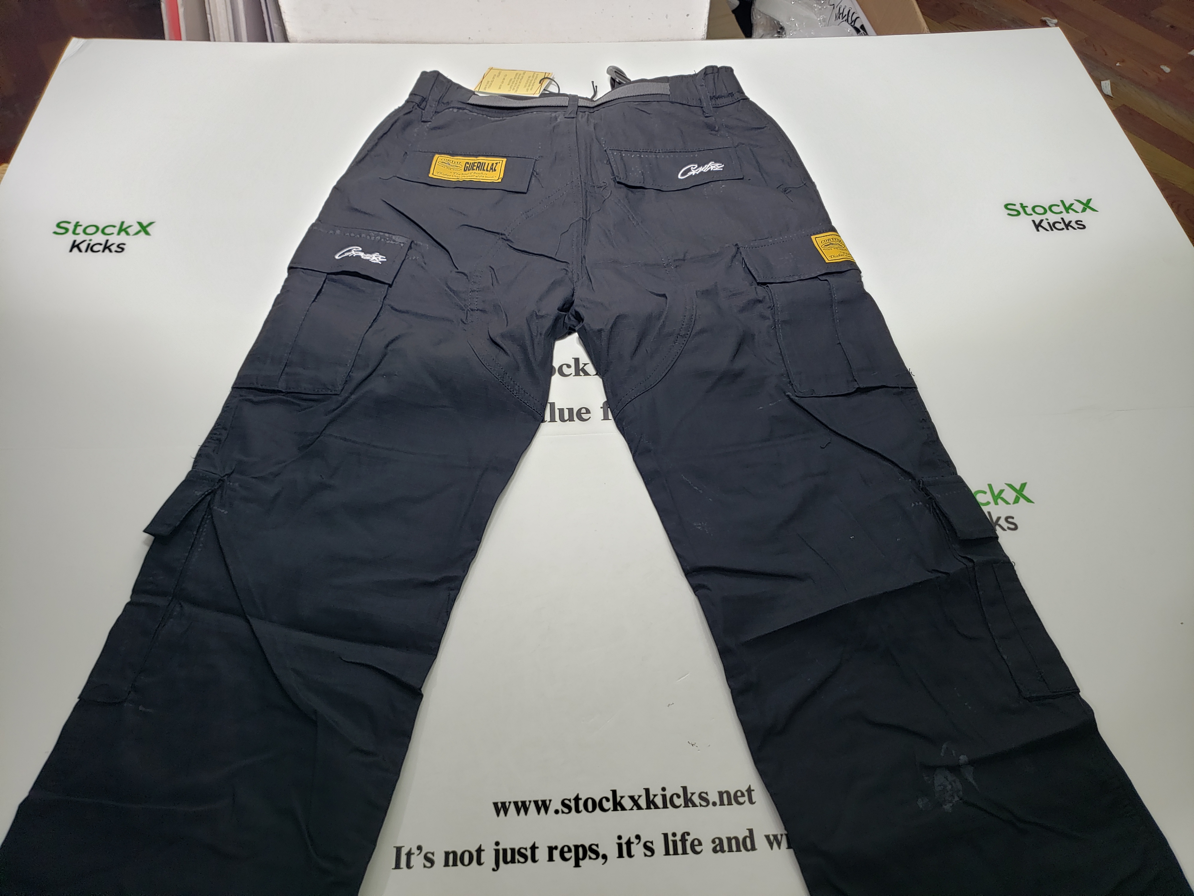 Corteiz 4 Starz Special Edition Guerillaz Cargos Black/White Casual Pants review stockxkicks.org 04