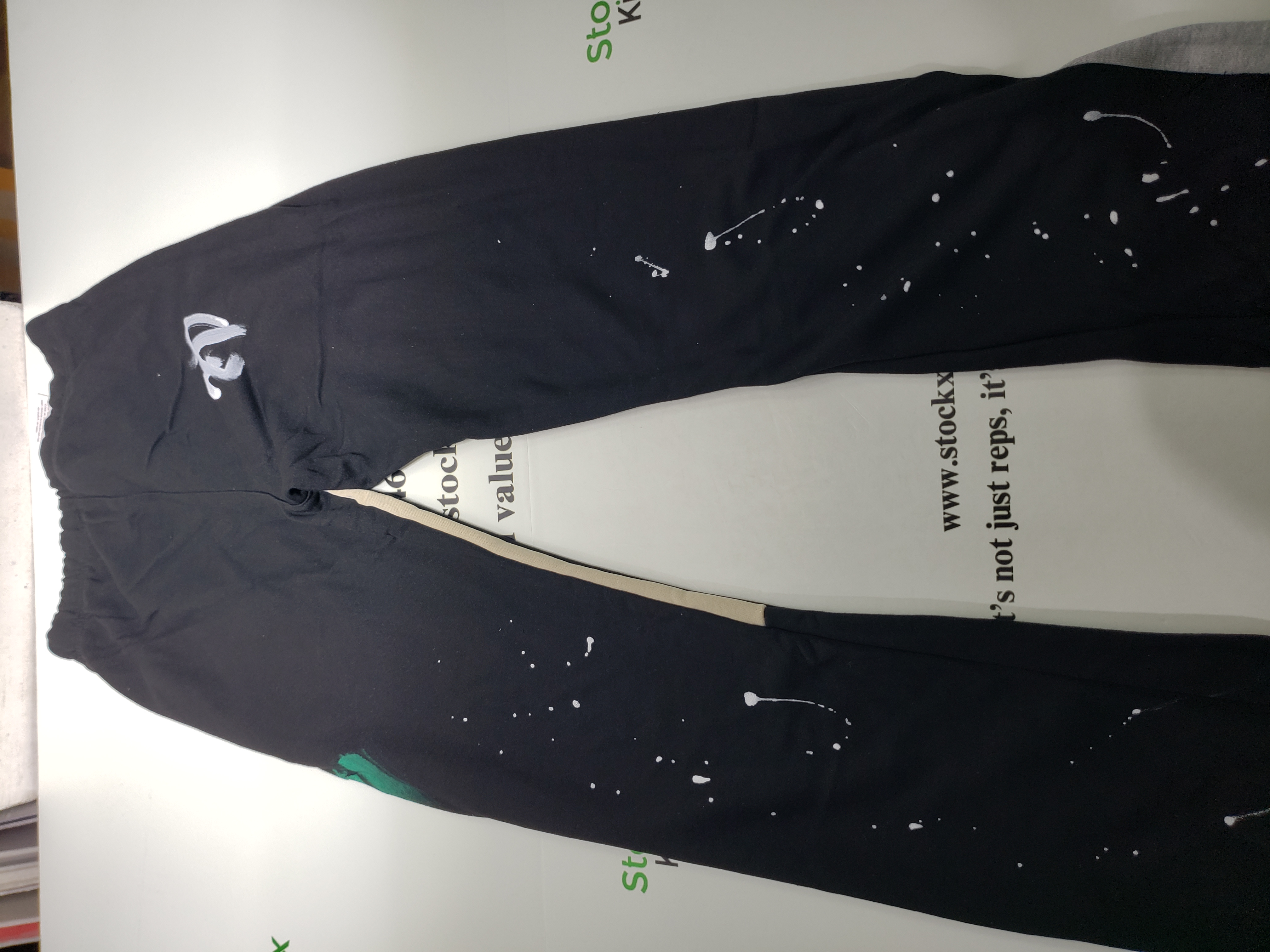 Gallery Dept. Painted Flare Sweat Pants Washed Black review stockxkicks.org 03