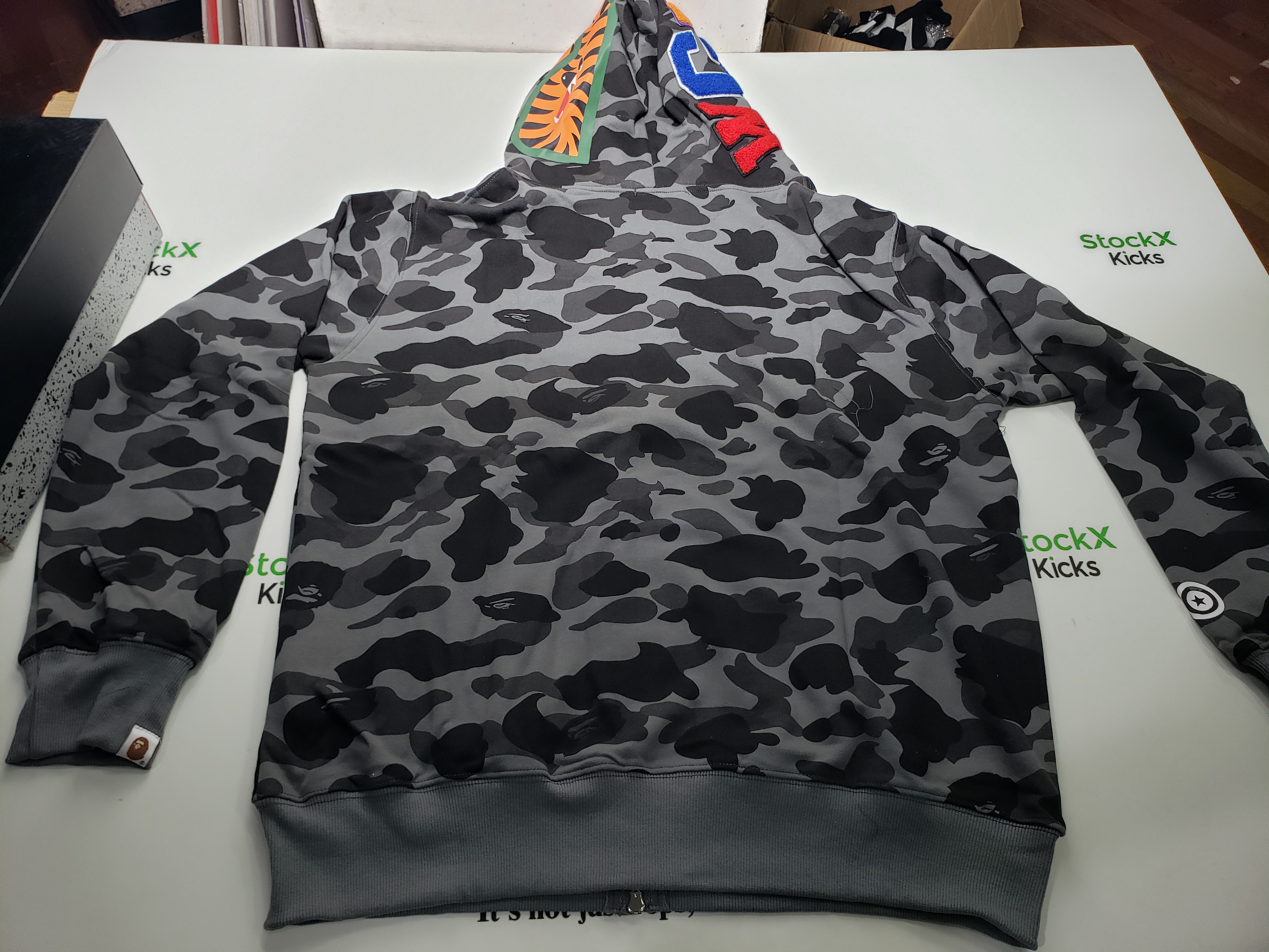 BAPE Color Camo Shark Zip Hoodie Black 4580793319054 review stockxkicks.org 04