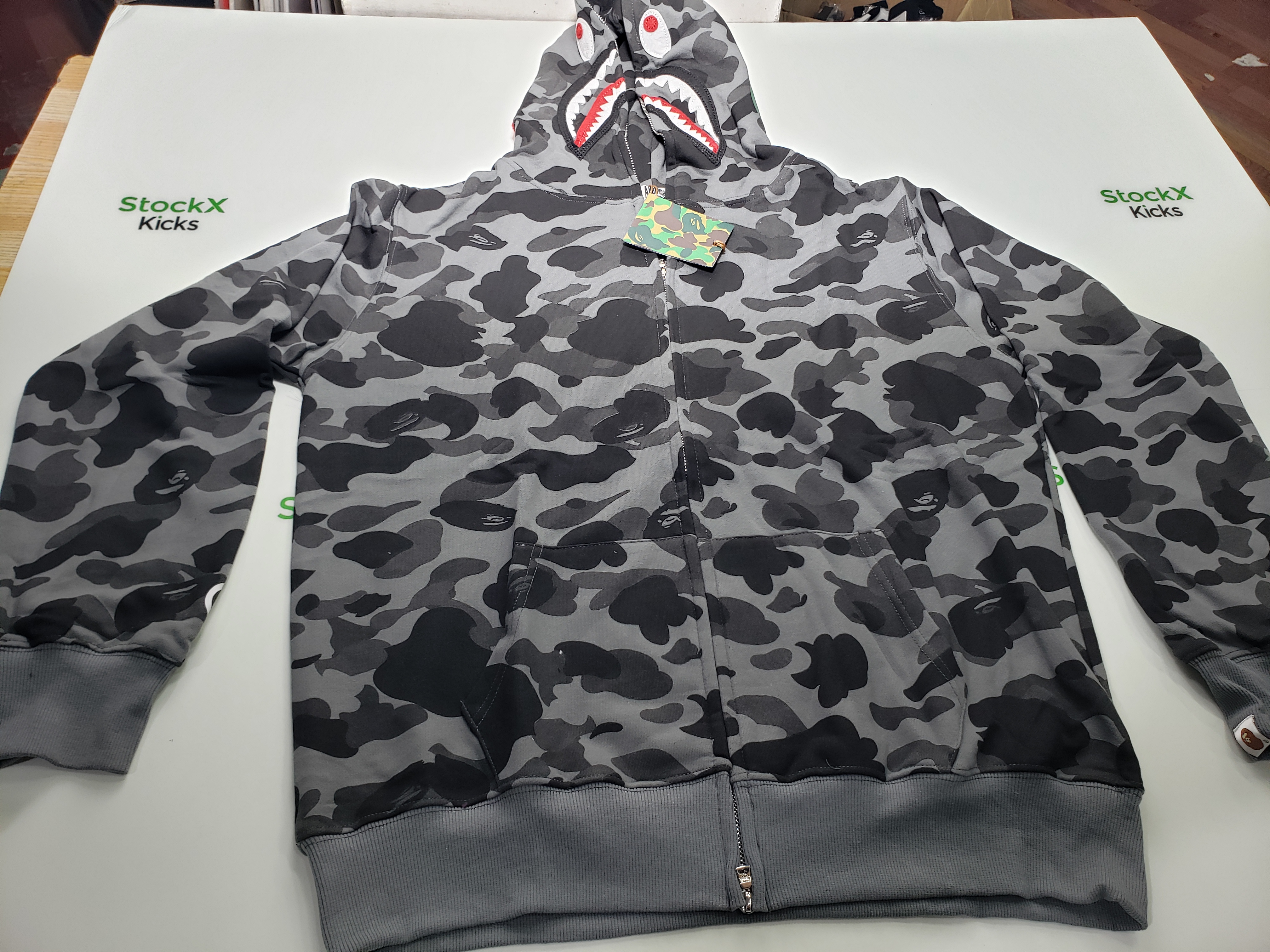 BAPE Color Camo Shark Zip Hoodie Black 4580793319054 review stockxkicks.org 01