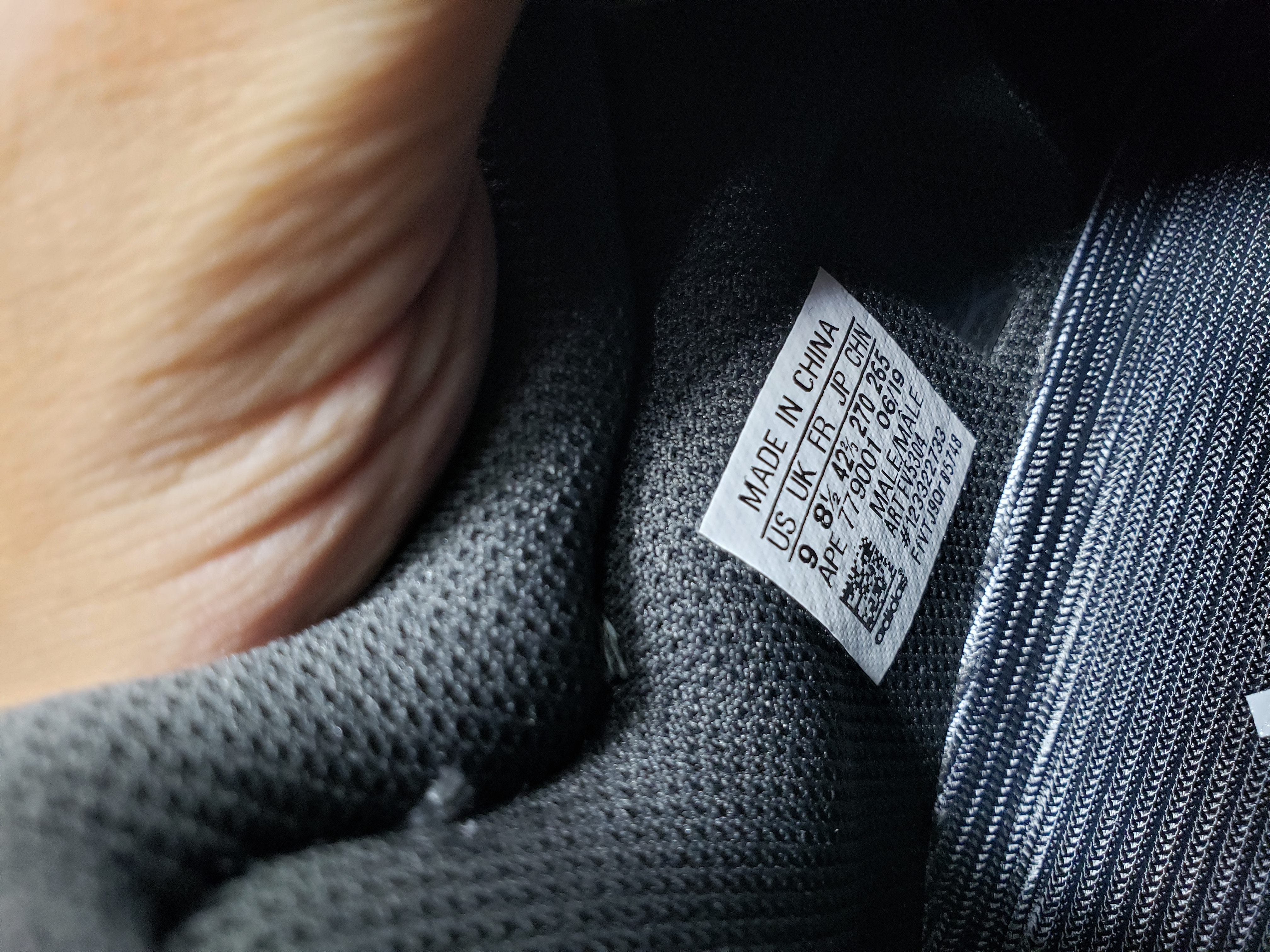 PK God Batch adidas Yeezy Boost 700 Utility Black FV5304 review stockxkicks.org 02