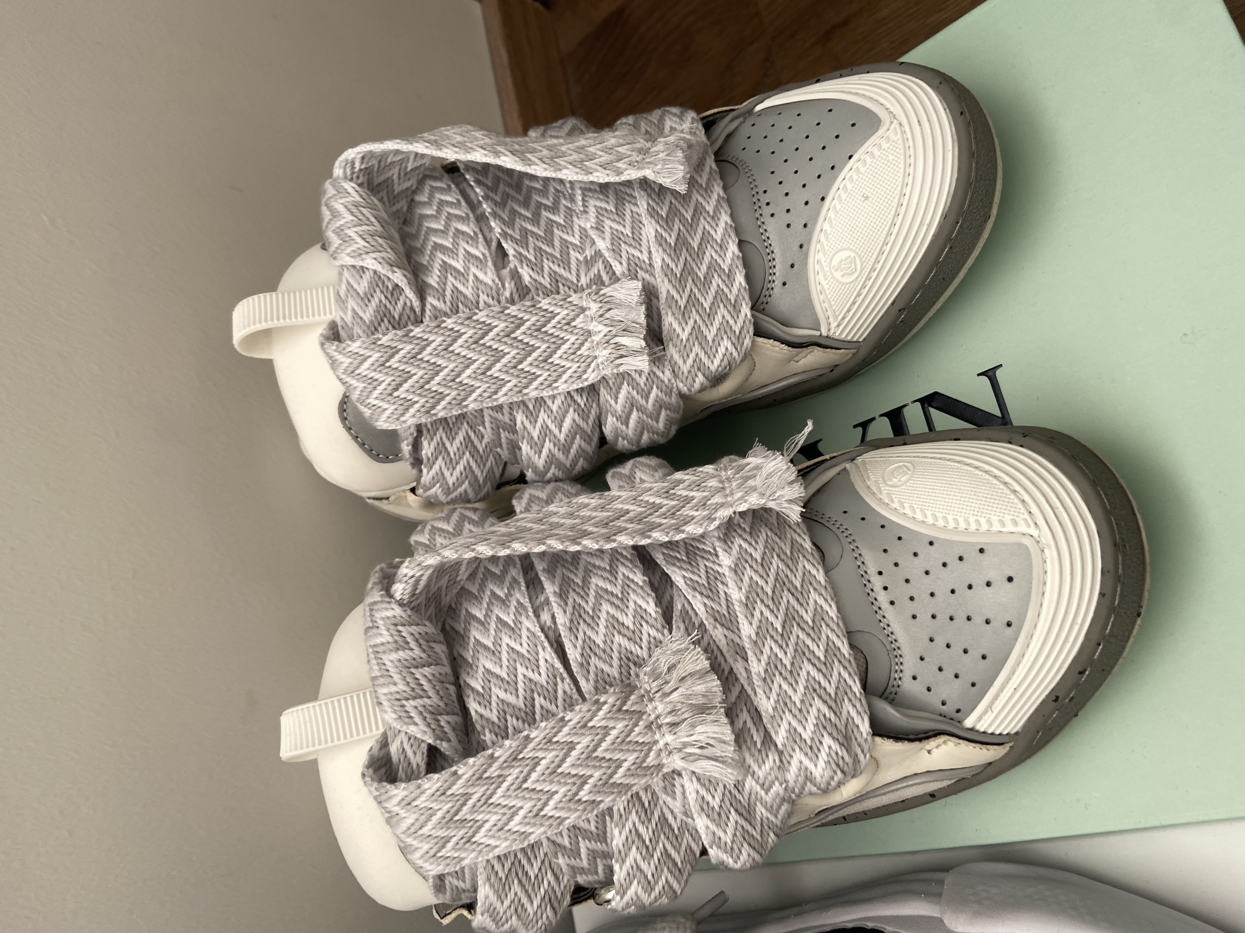 Lanvin Curb Sneaker White Grey Pale FW SKDK02 DOTS P23 review Kerem 00