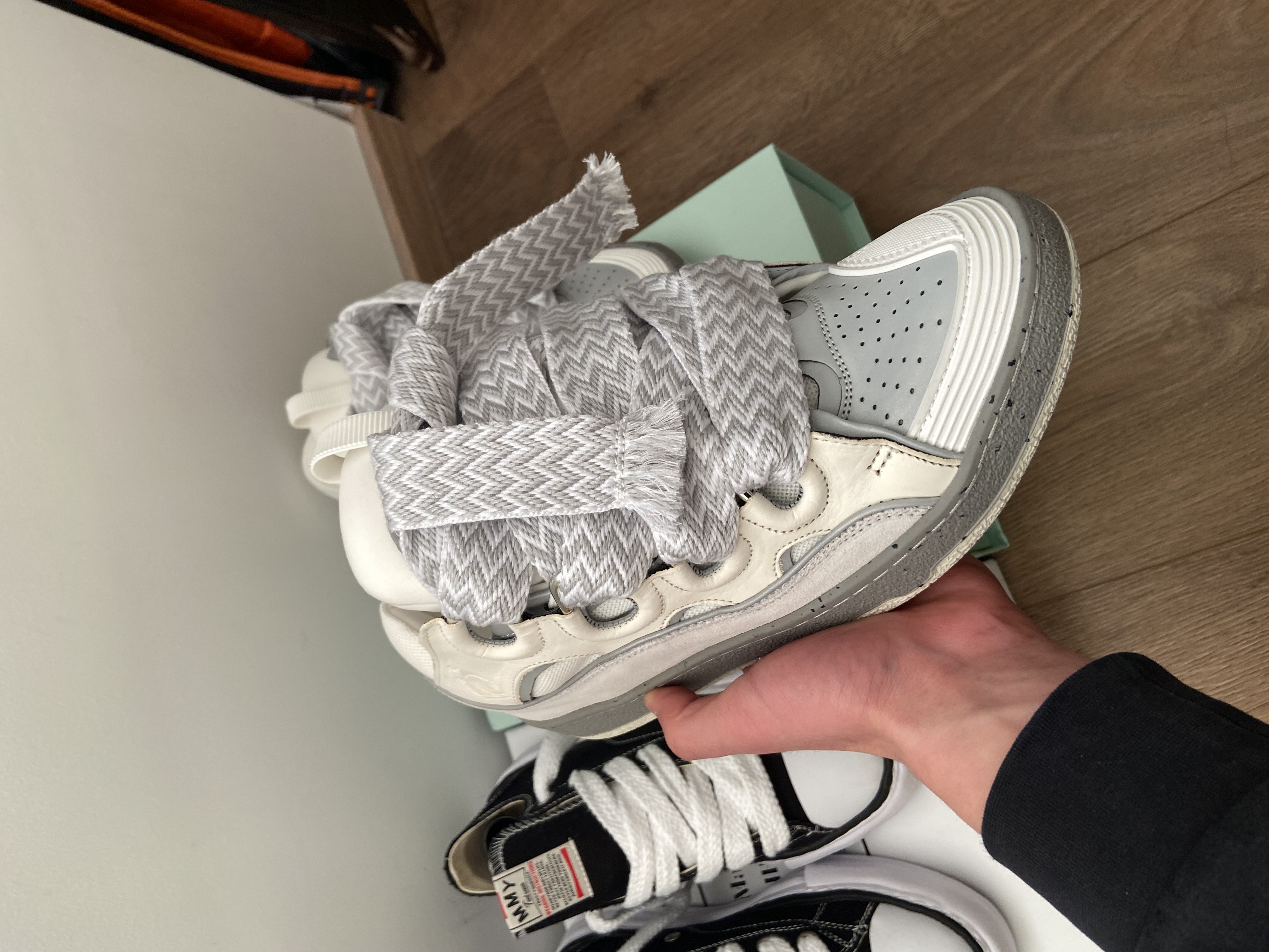 Lanvin Curb Sneaker White Grey Pale FW SKDK02 DOTS P23 review Kerem 02